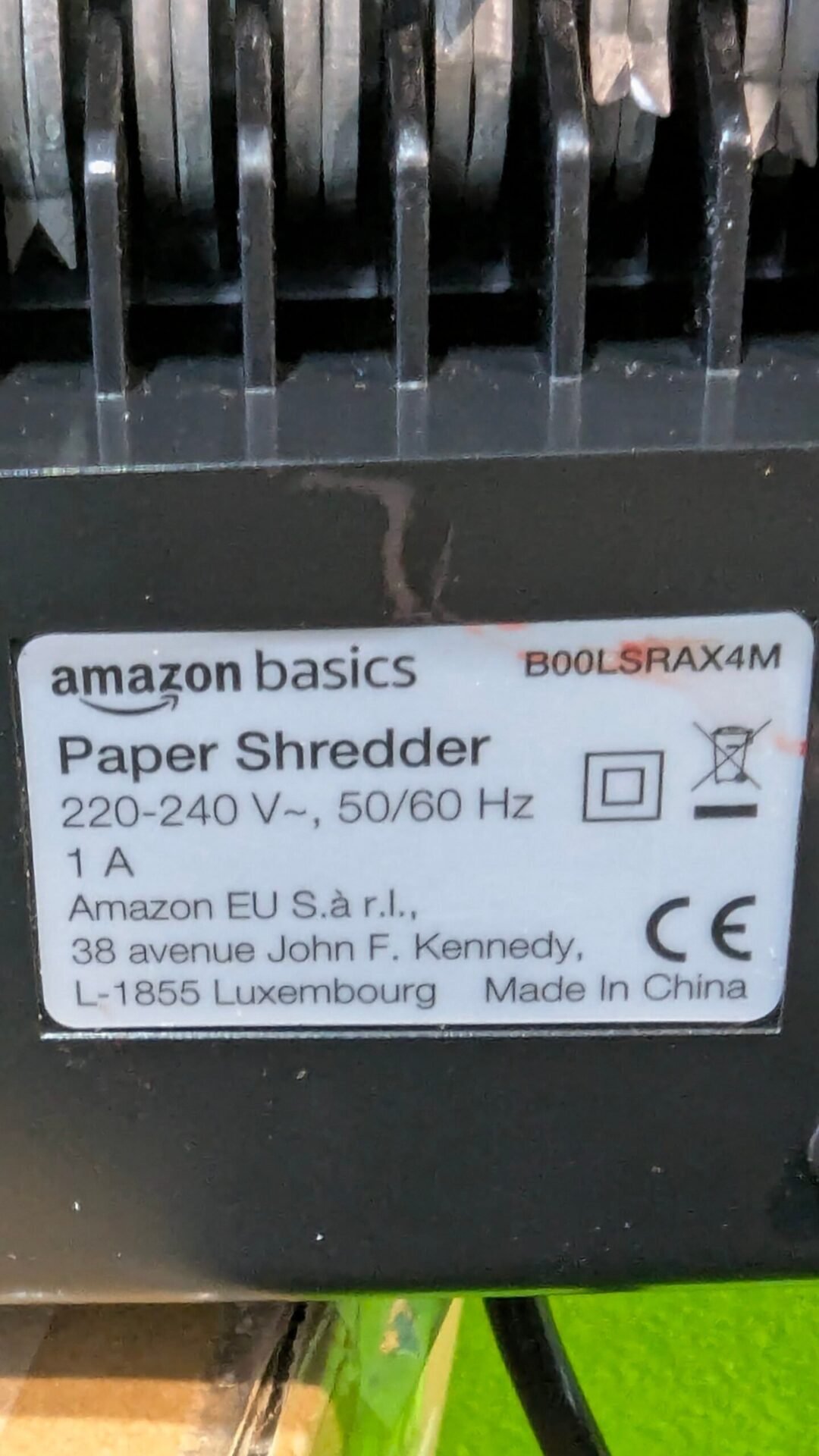 Foto 4 de Basics Destructora de papel y tarjetas con Defecto