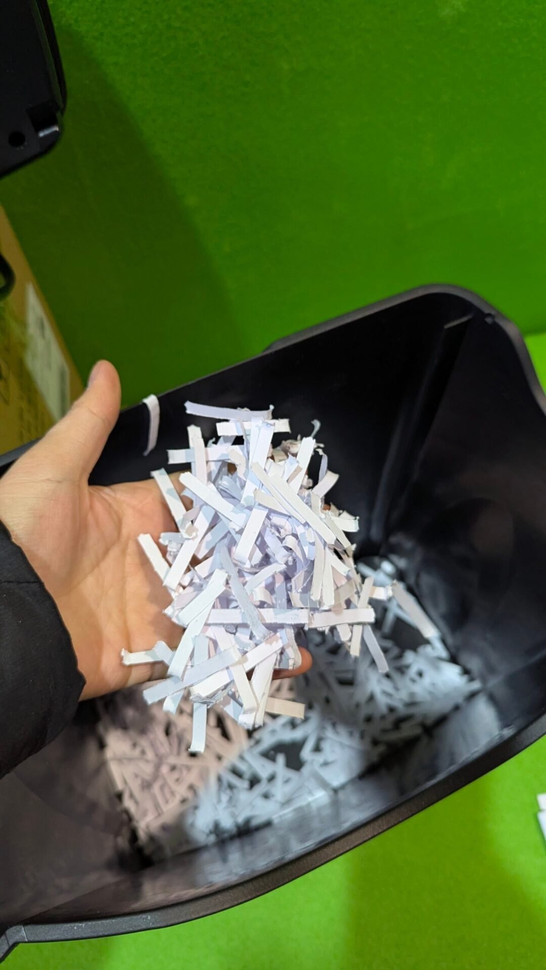 Foto 6 de Basics Destructora de papel y tarjetas con Defecto