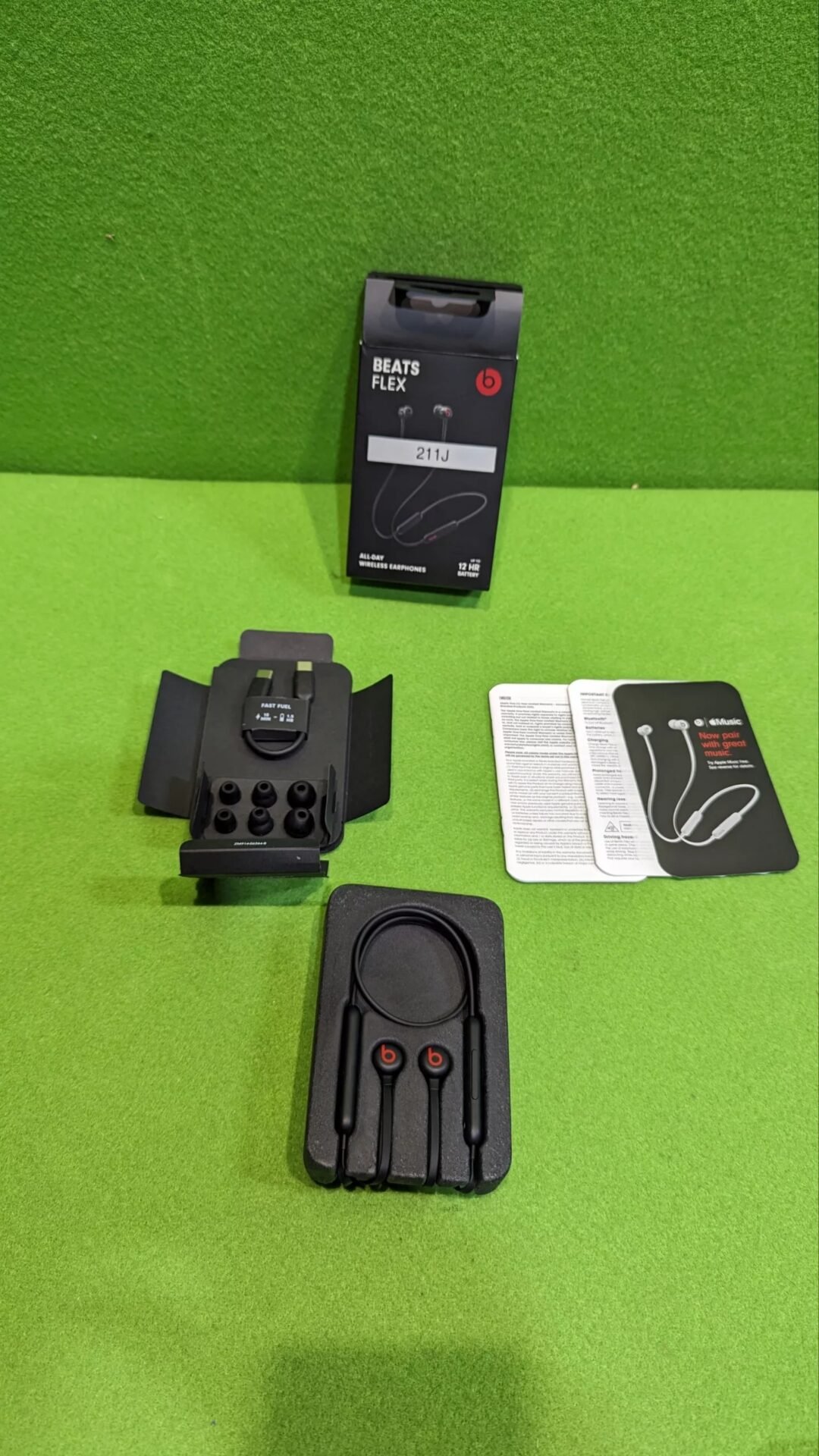 Foto 2 de Beats Auriculares inalámbricos Flex