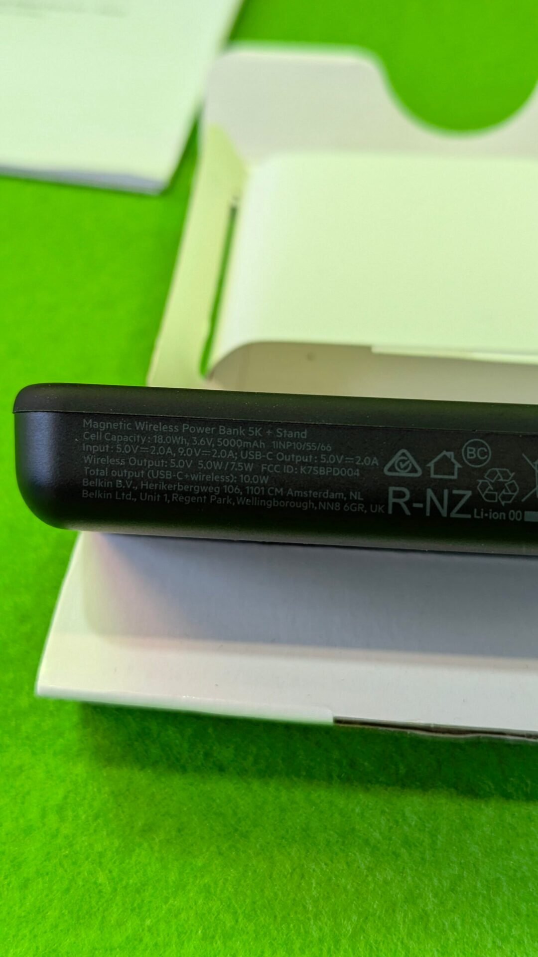 Foto 4 de Belkin Cargador portátil banco de energía inalámbrico de 5000 mAh, cargador MagS