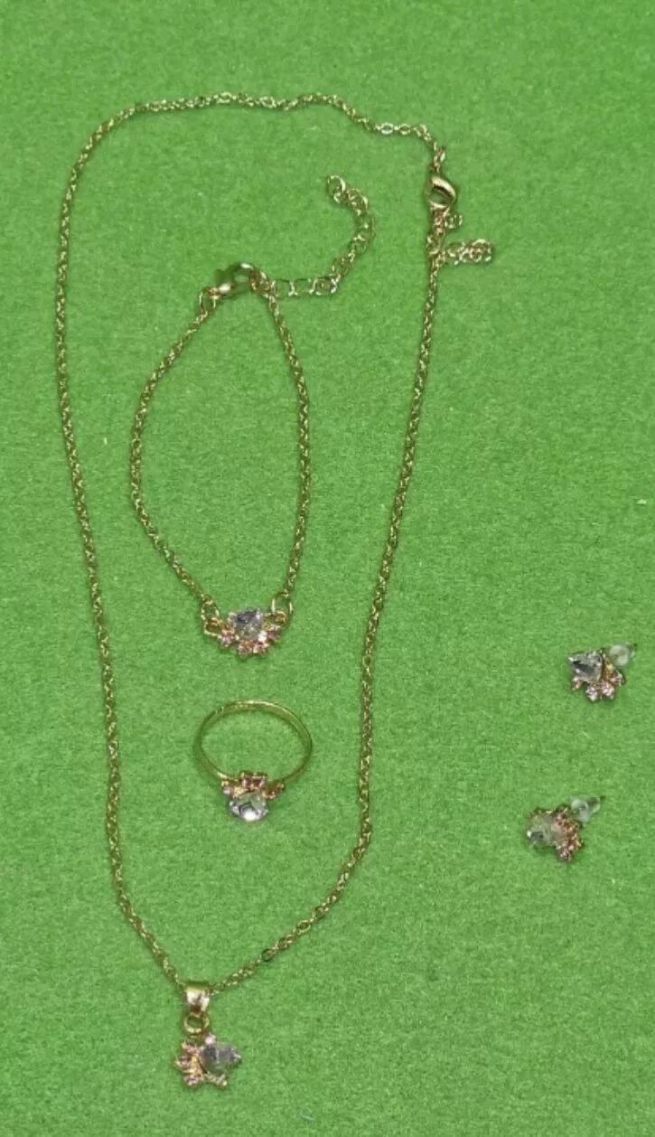Foto 2 de Bisutería Jewelry: Collar, Pendientes, Pulsera y Anillo – Nuevo
