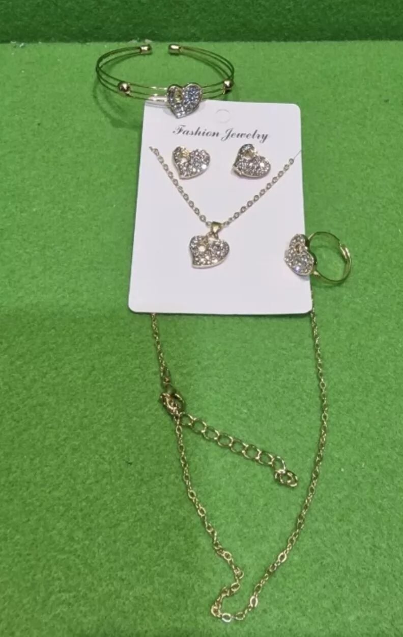 Bisutería Jewelry: Collar, Pendientes, Pulsera y Anillo – Nuevo – Ref. 2F. en Lalín, Pontevedra