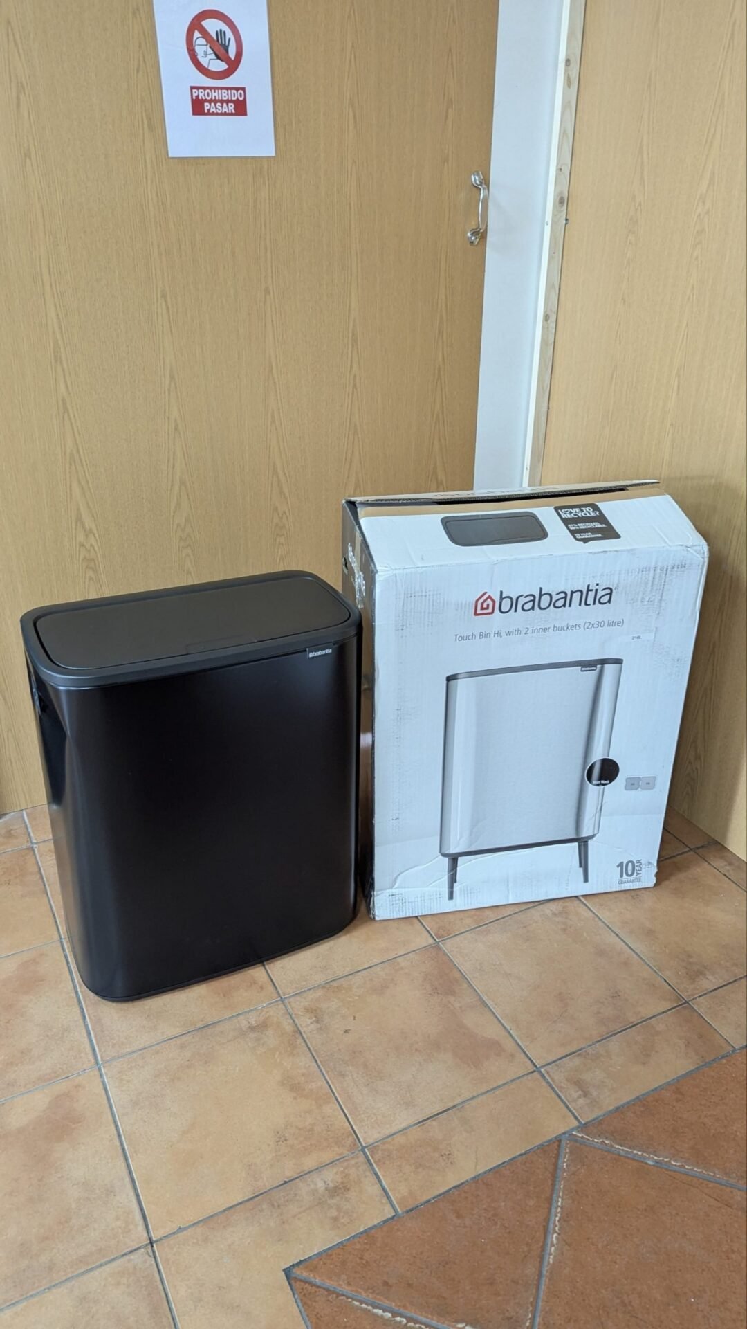 Foto 2 de Brabantia Cubo de basura Negro mate 60L