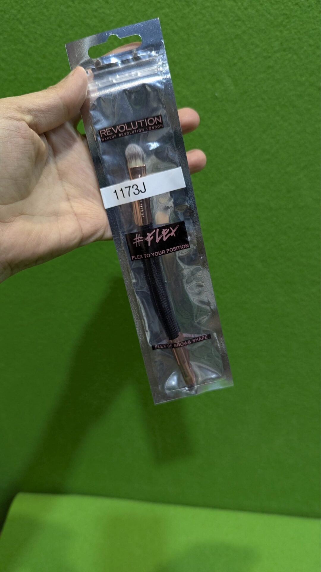 Foto 2 de Brocha para cejas y sombras Flex 05 de Makeup Revolution