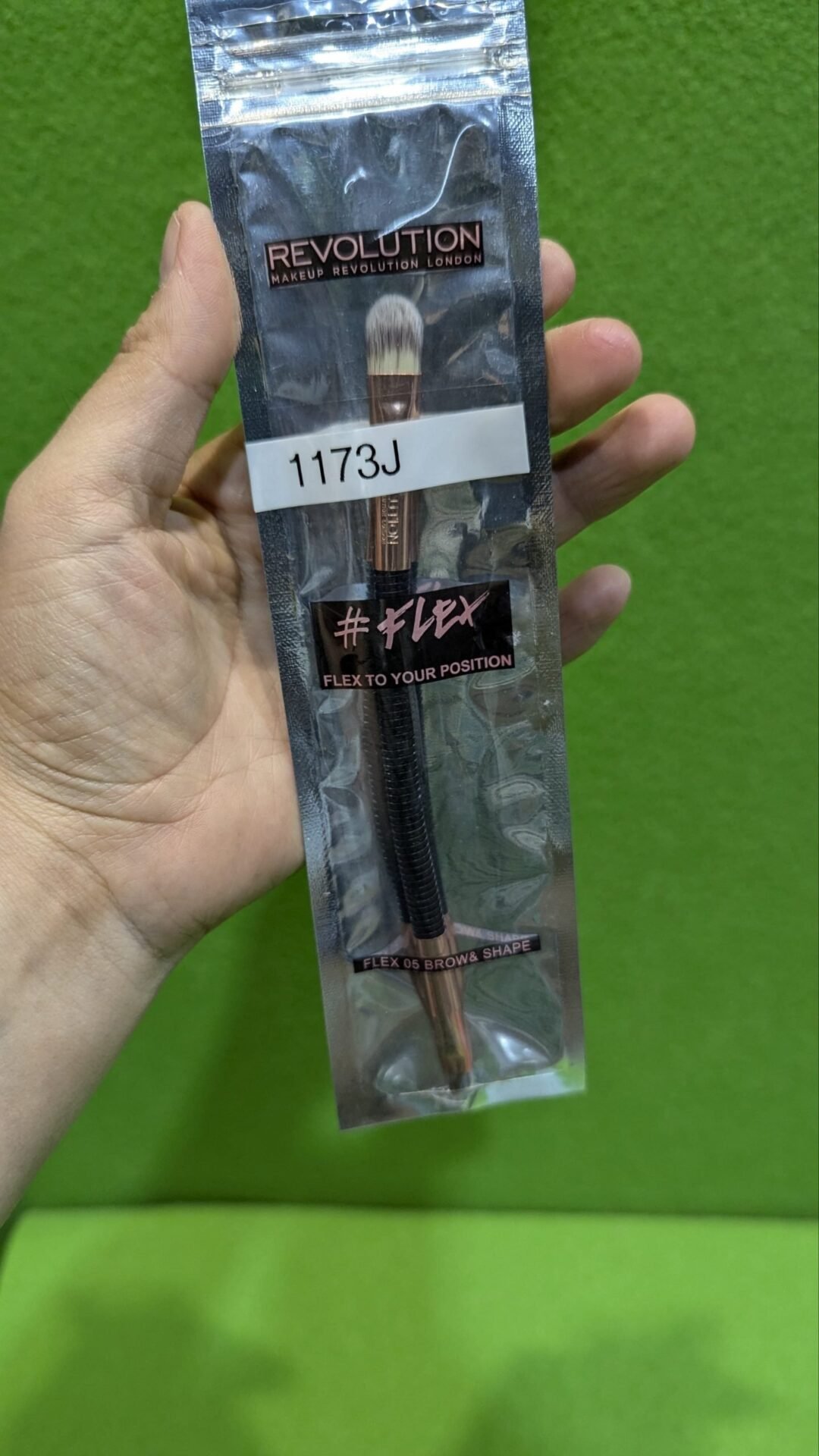 Foto 3 de Brocha para cejas y sombras Flex 05 de Makeup Revolution