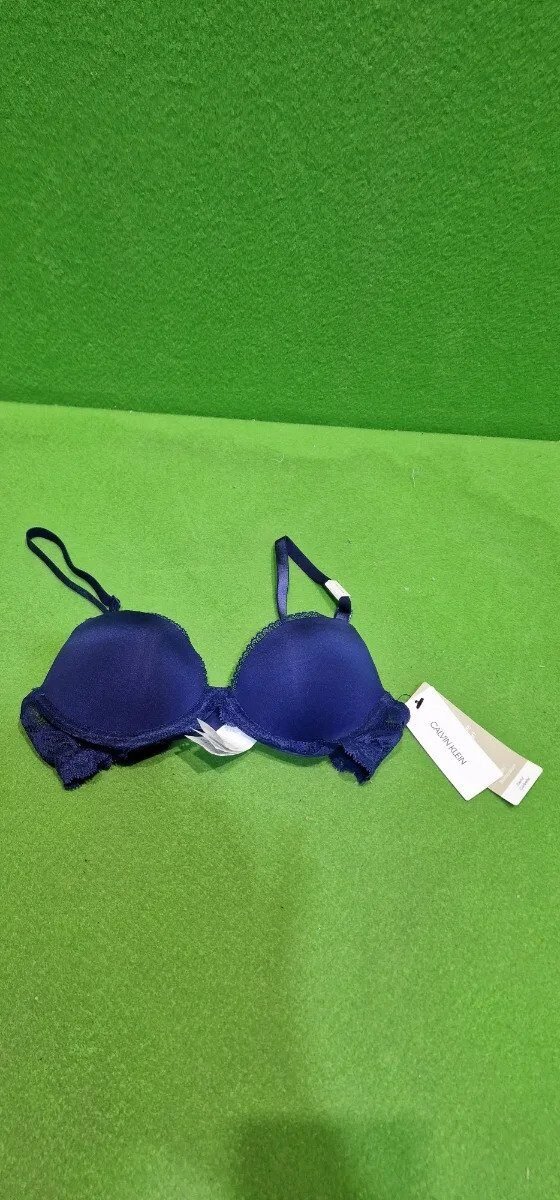 Foto 2 de Calvin Klein Sujetador Lift Demi Talla: 85A
