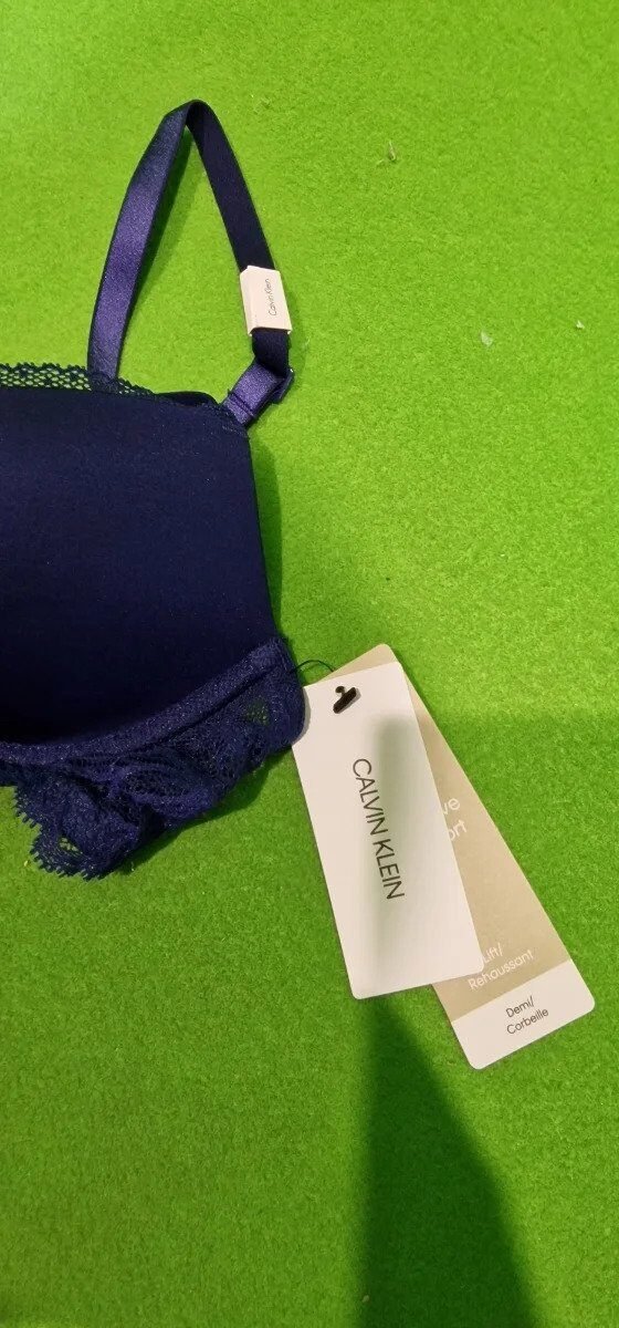 Foto 3 de Calvin Klein Sujetador Lift Demi Talla: 85A