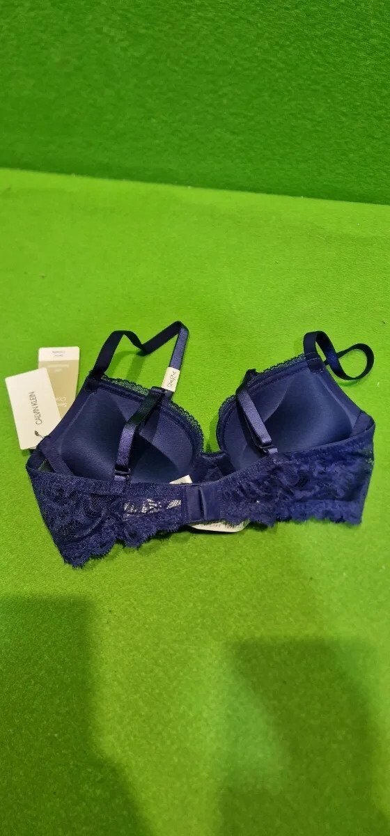 Foto 5 de Calvin Klein Sujetador Lift Demi Talla: 85A