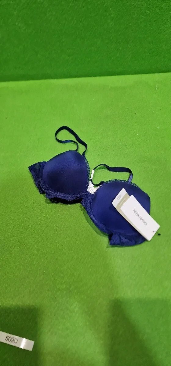 Foto 7 de Calvin Klein Sujetador Lift Demi Talla: 85A