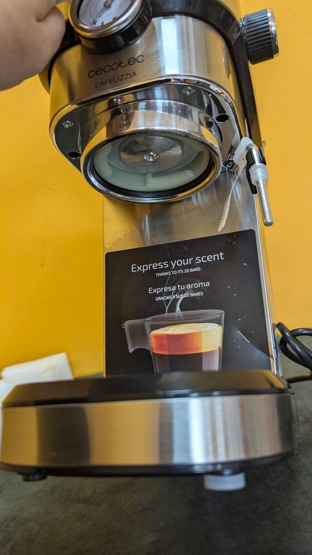 Foto 9 de Cecotec Cafetera para Espressos y Cappuccino Cafelizzia 790 Steel Pro con tara