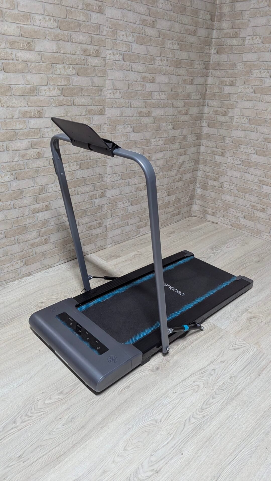 Foto 10 de Cecotec Cinta de Andar Plegable, Niveles de iniciación, Pantalla LED, Ruedas de