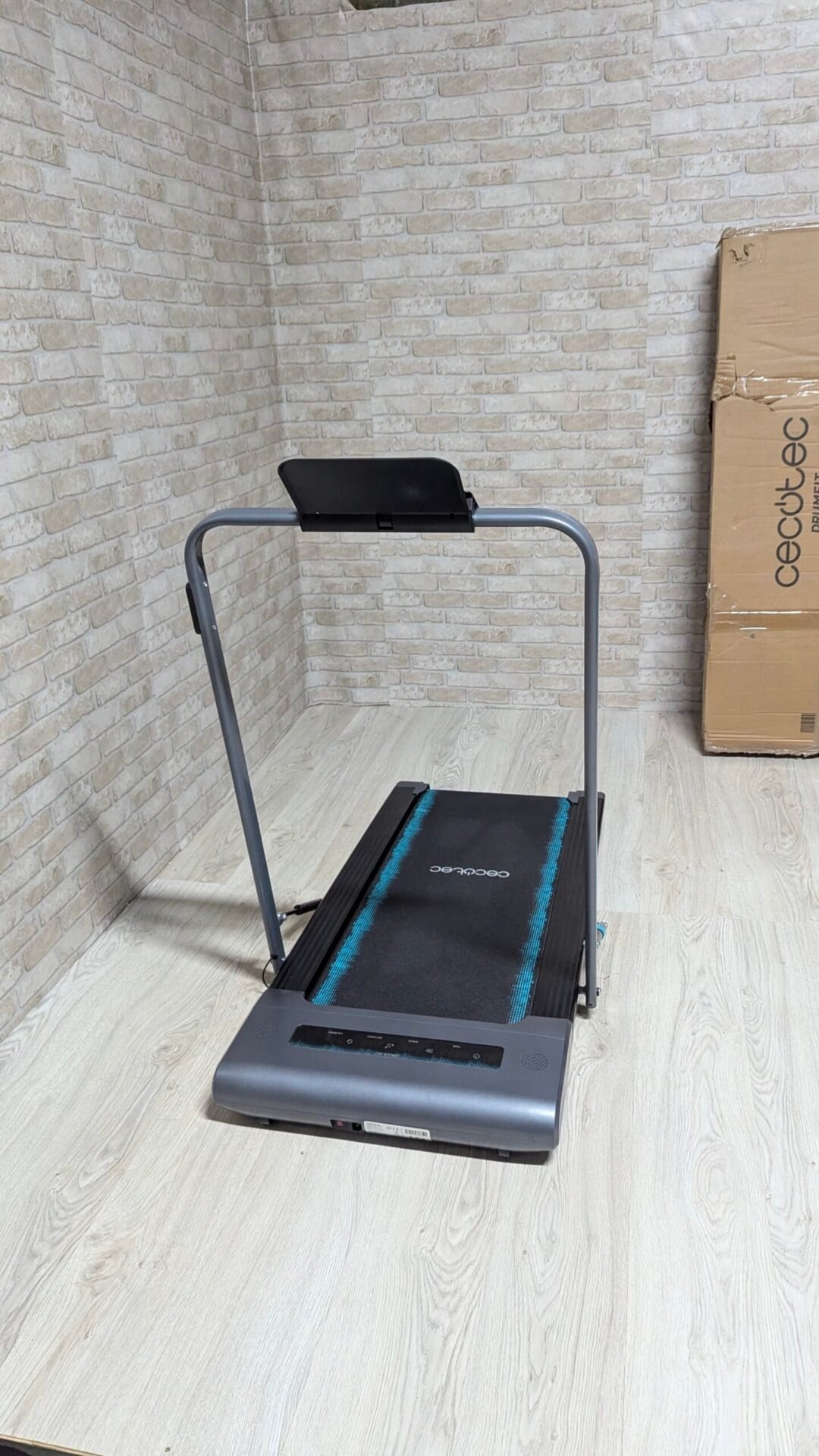 Foto 6 de Cecotec Cinta de Andar Plegable, Niveles de iniciación, Pantalla LED, Ruedas de