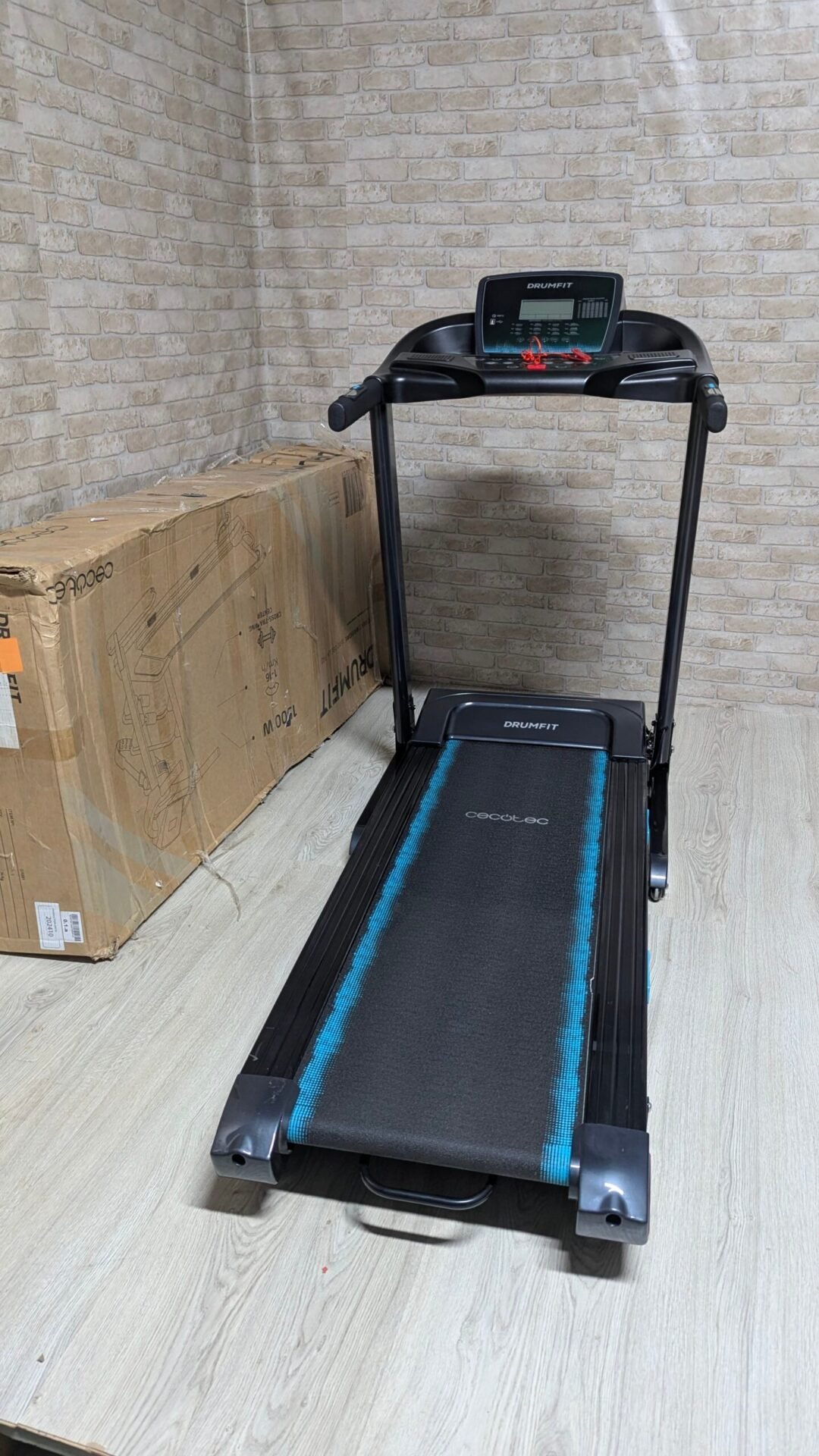 Foto 2 de Cecotec Cinta de Correr Plegable DrumFit WayHome 1600 Obelia