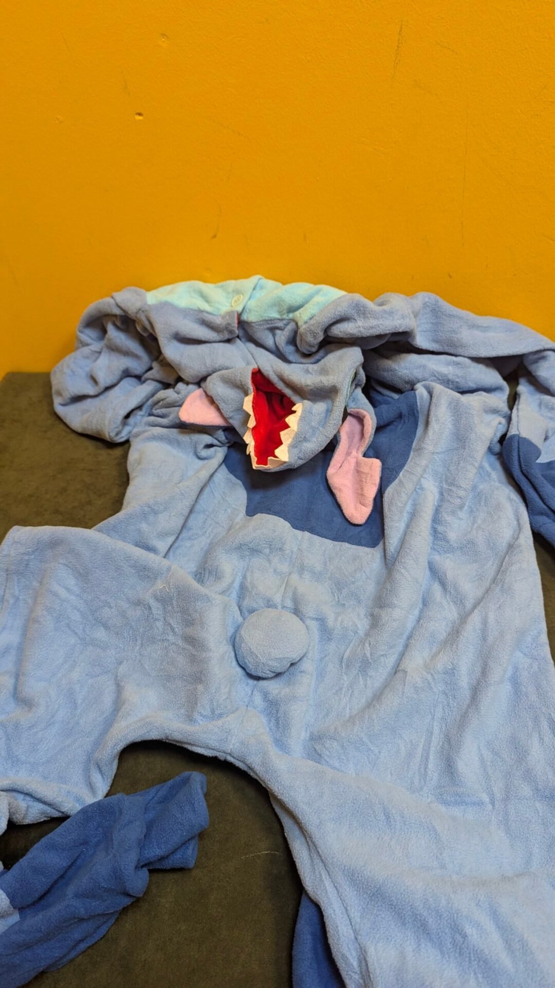 Foto 3 de Disfraz de una pieza para adulto ZKomoL STITCH