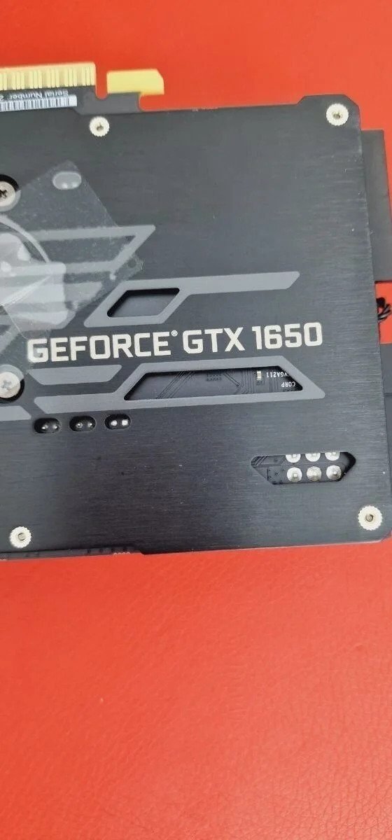 Foto 7 de EVGA GeForce GTX 1650 SC ULTRA ventilador doble
