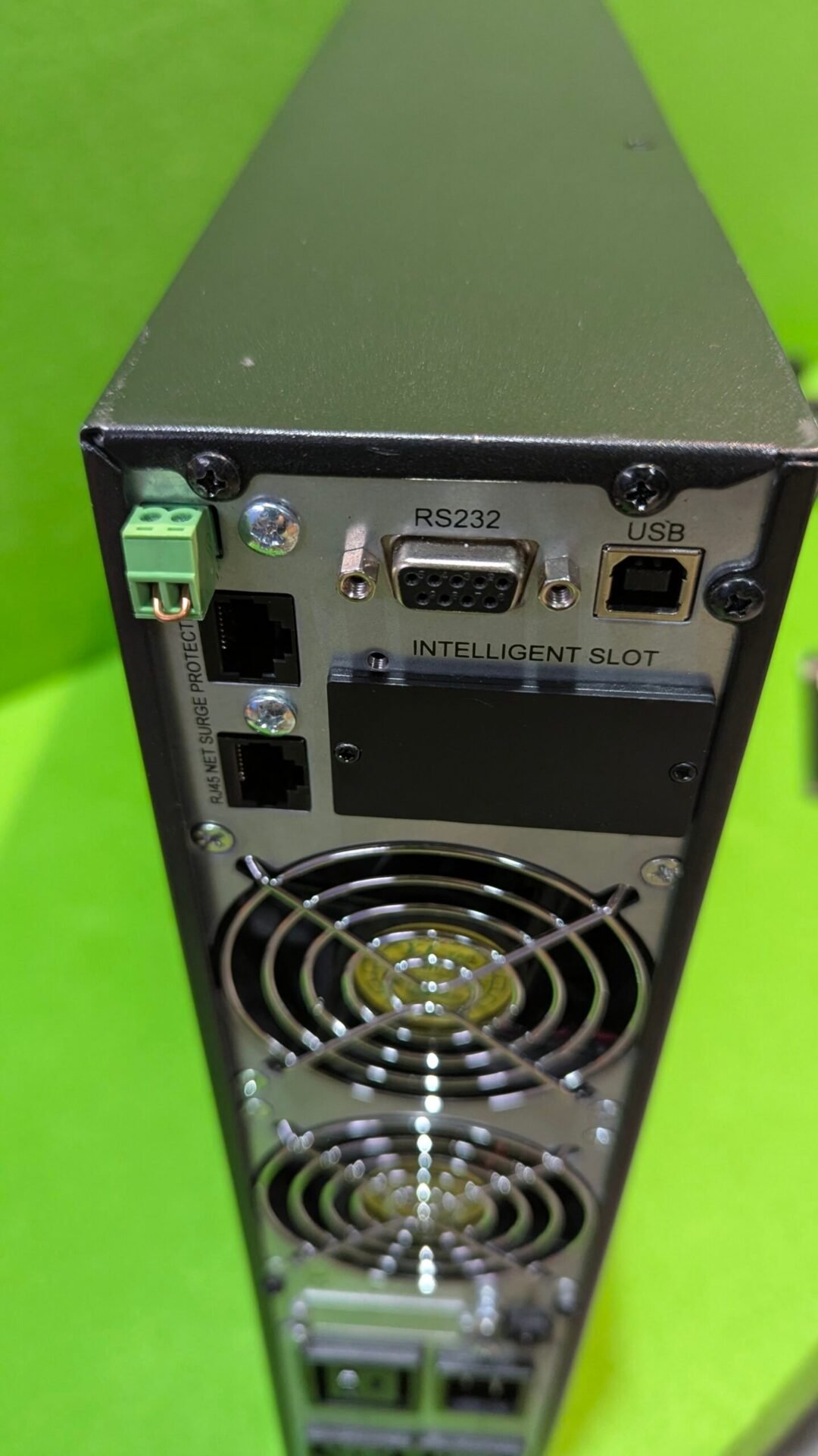 Foto 10 de Fuente de alimentación UPS YDC9103S-RT montada en bastidor 3KVA/2700W
