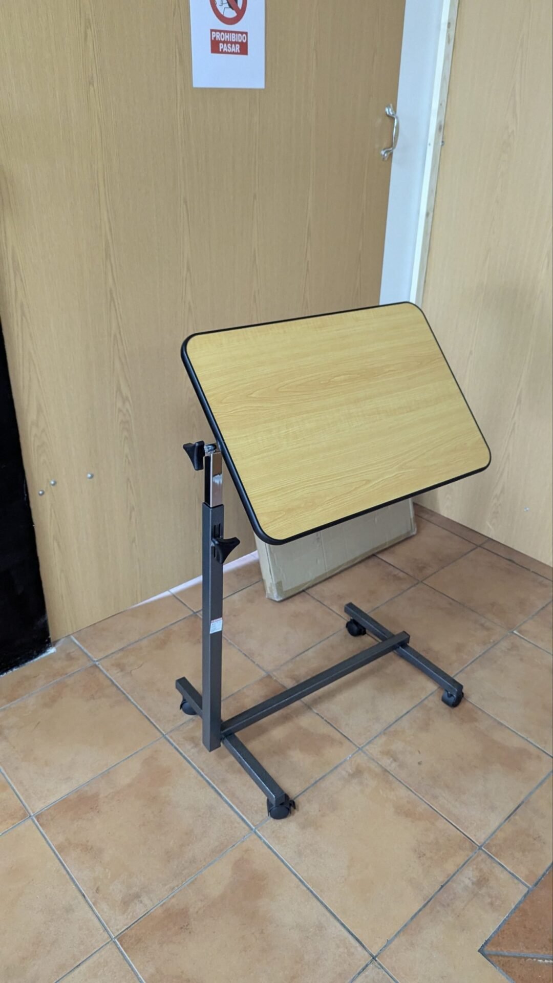 Foto 7 de Gima Mesa de cama para pacientes encamados