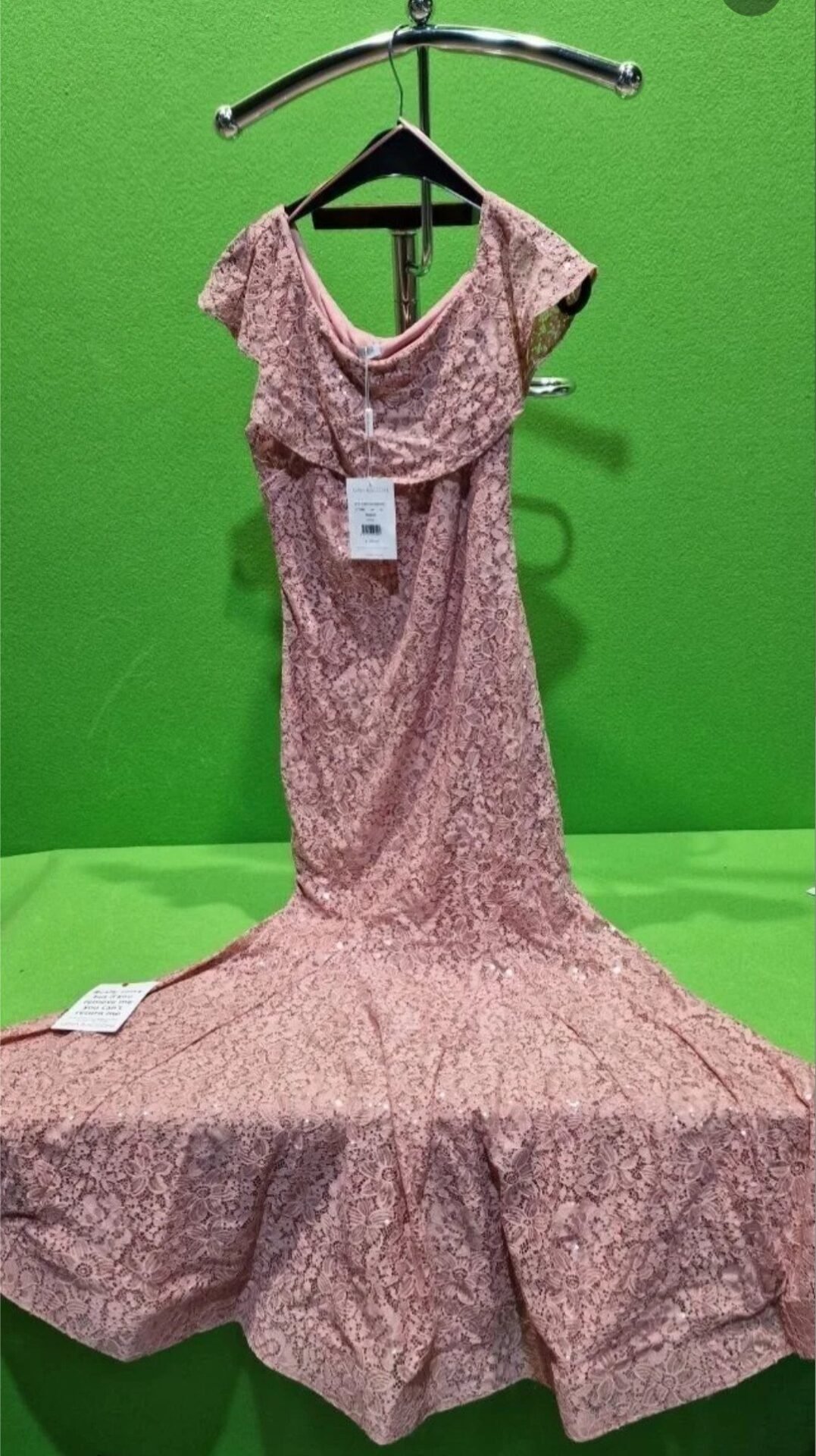 Foto 3 de Gina Bacconi Vestido largo de encaje con lentejuelas Amara