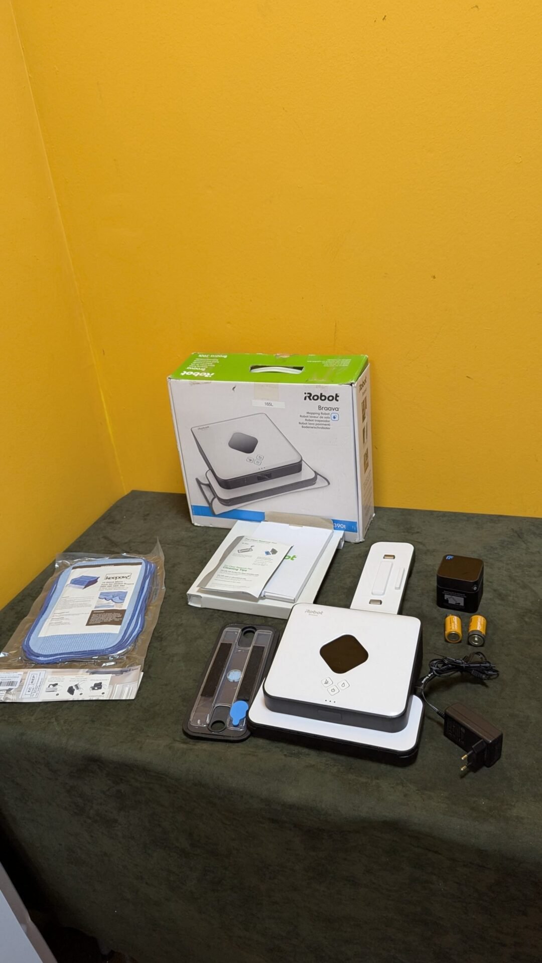 Foto 2 de iRobot Braava 390t – Robot friegasuelos 2 en 1