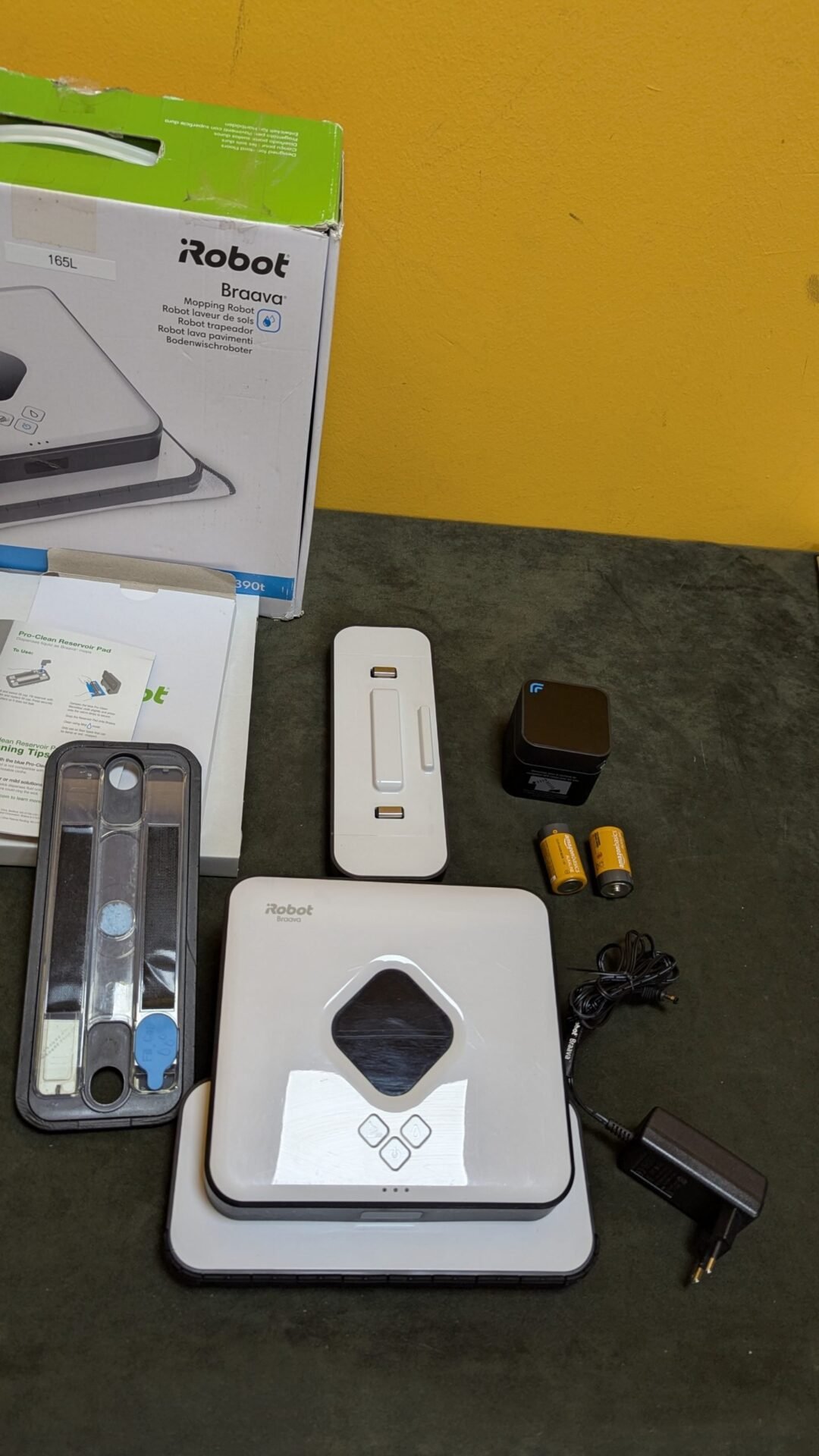 Foto 3 de iRobot Braava 390t – Robot friegasuelos 2 en 1
