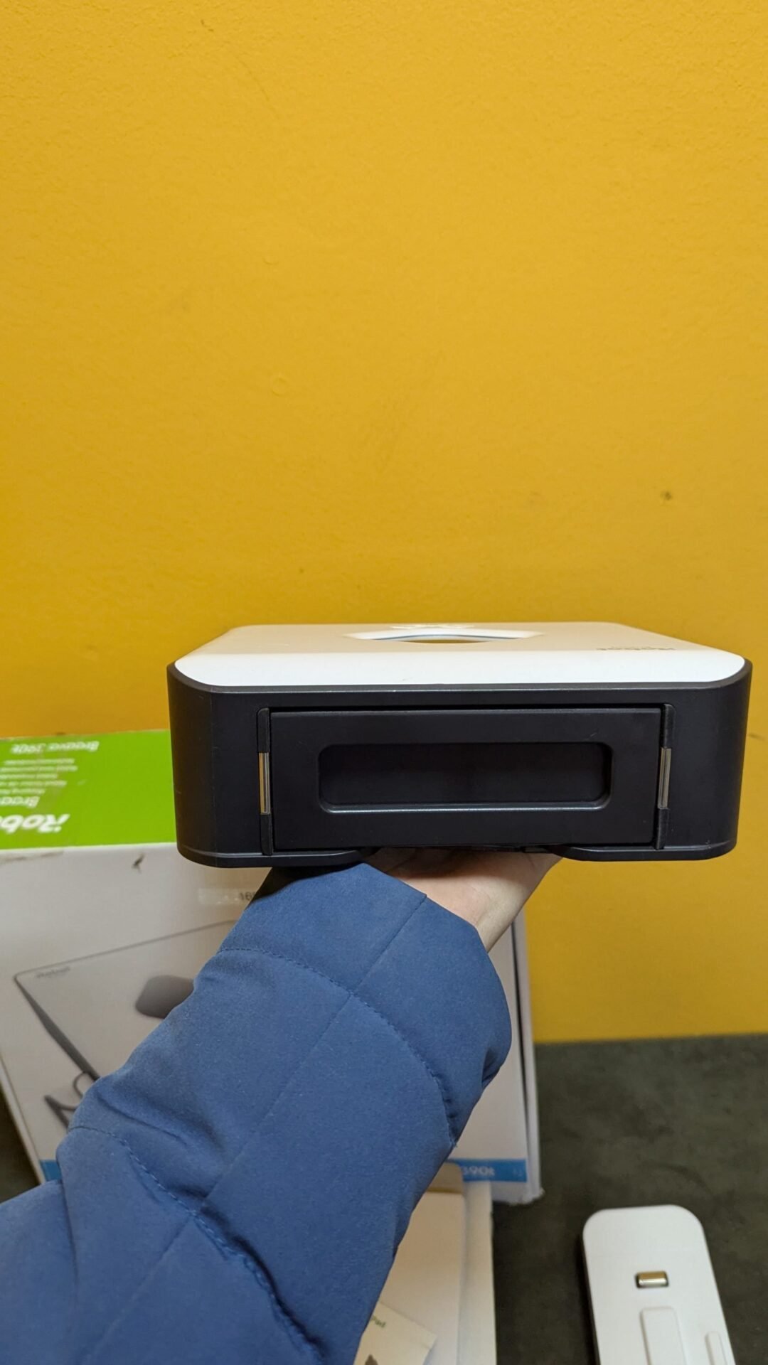 Foto 6 de iRobot Braava 390t – Robot friegasuelos 2 en 1