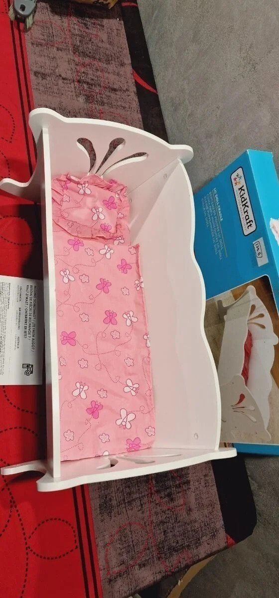 Foto 3 de KidKraft- Cuna de madera de juguete con ropa de cama rosa