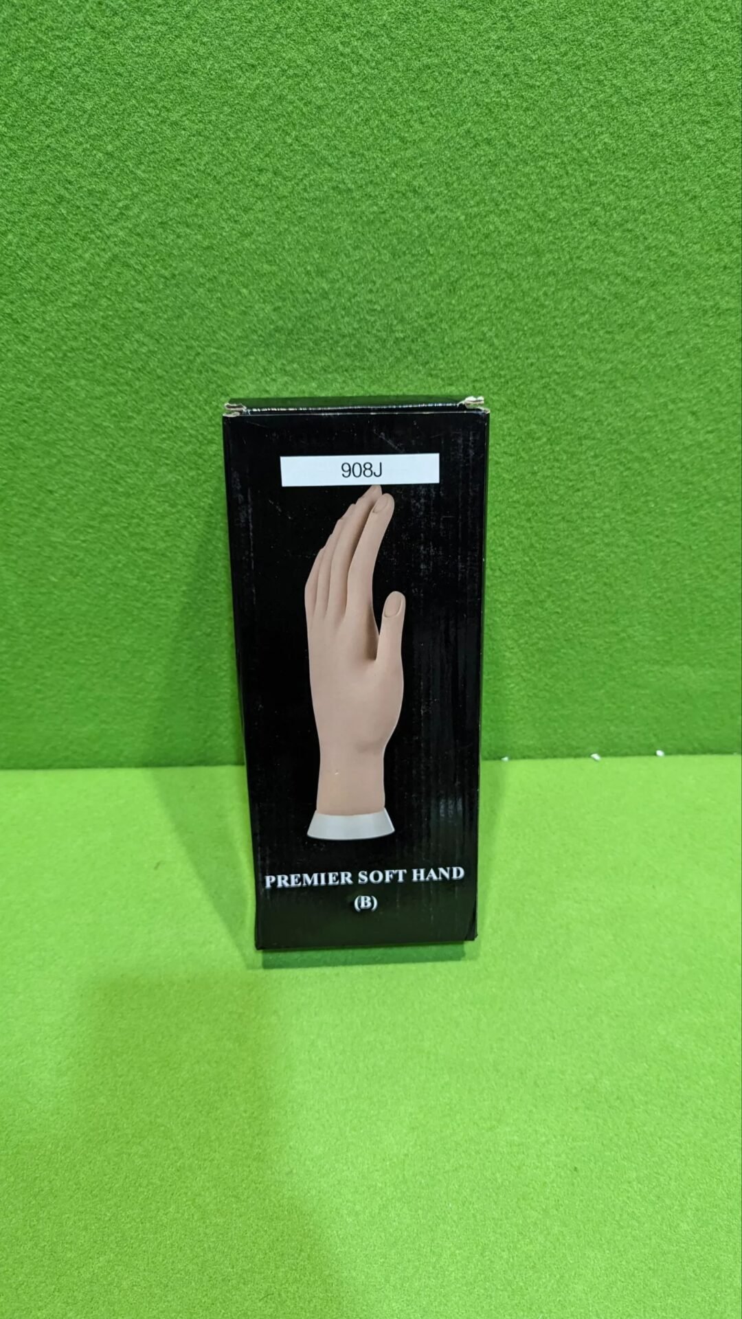 Foto 2 de Maqueta de mano para manicura con soporte blanco – Copy
