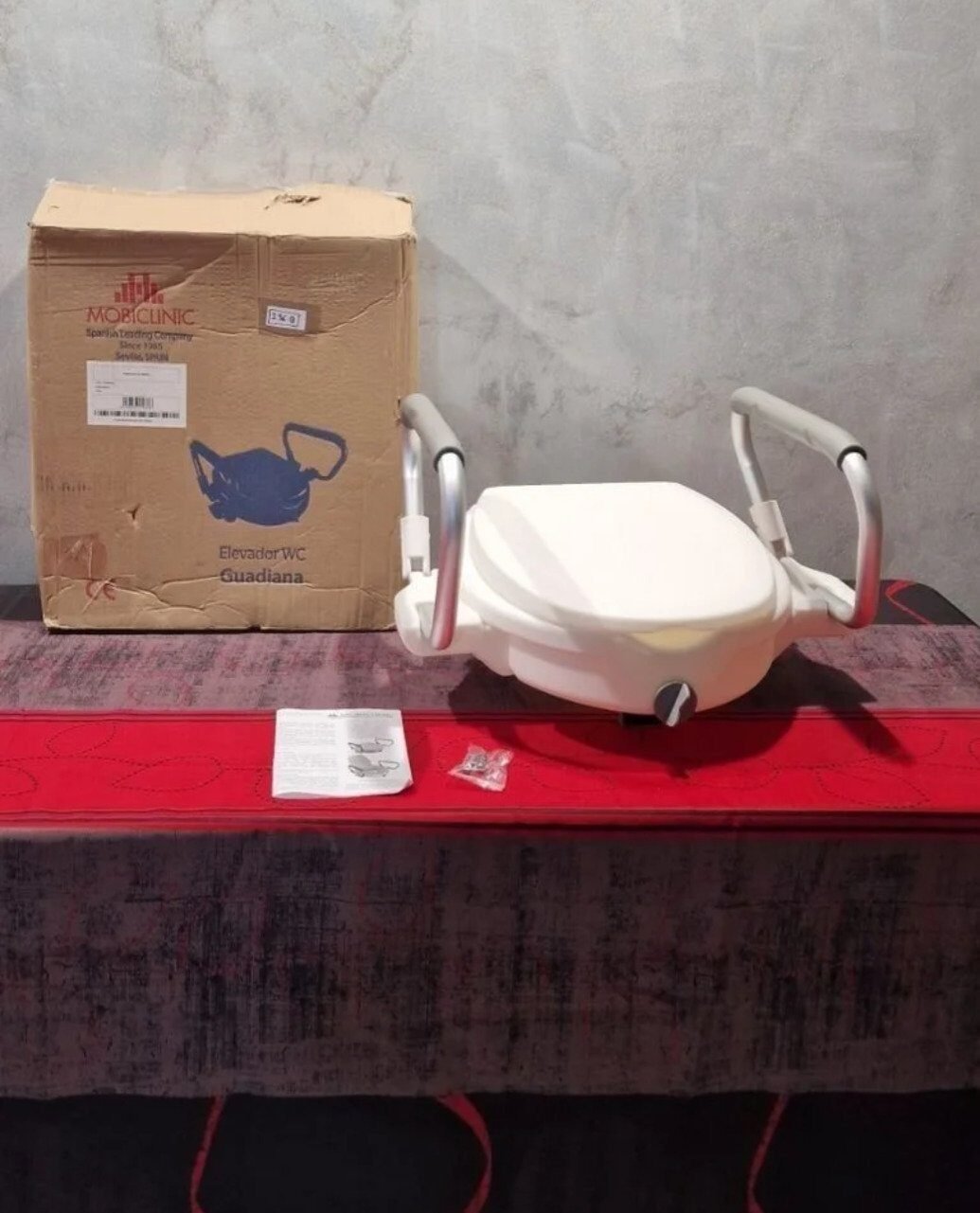 Foto 2 de Mobiclinic, Elevador WC para adultos con reposabrazos, Guadiana – Nuevo – Ref. 2