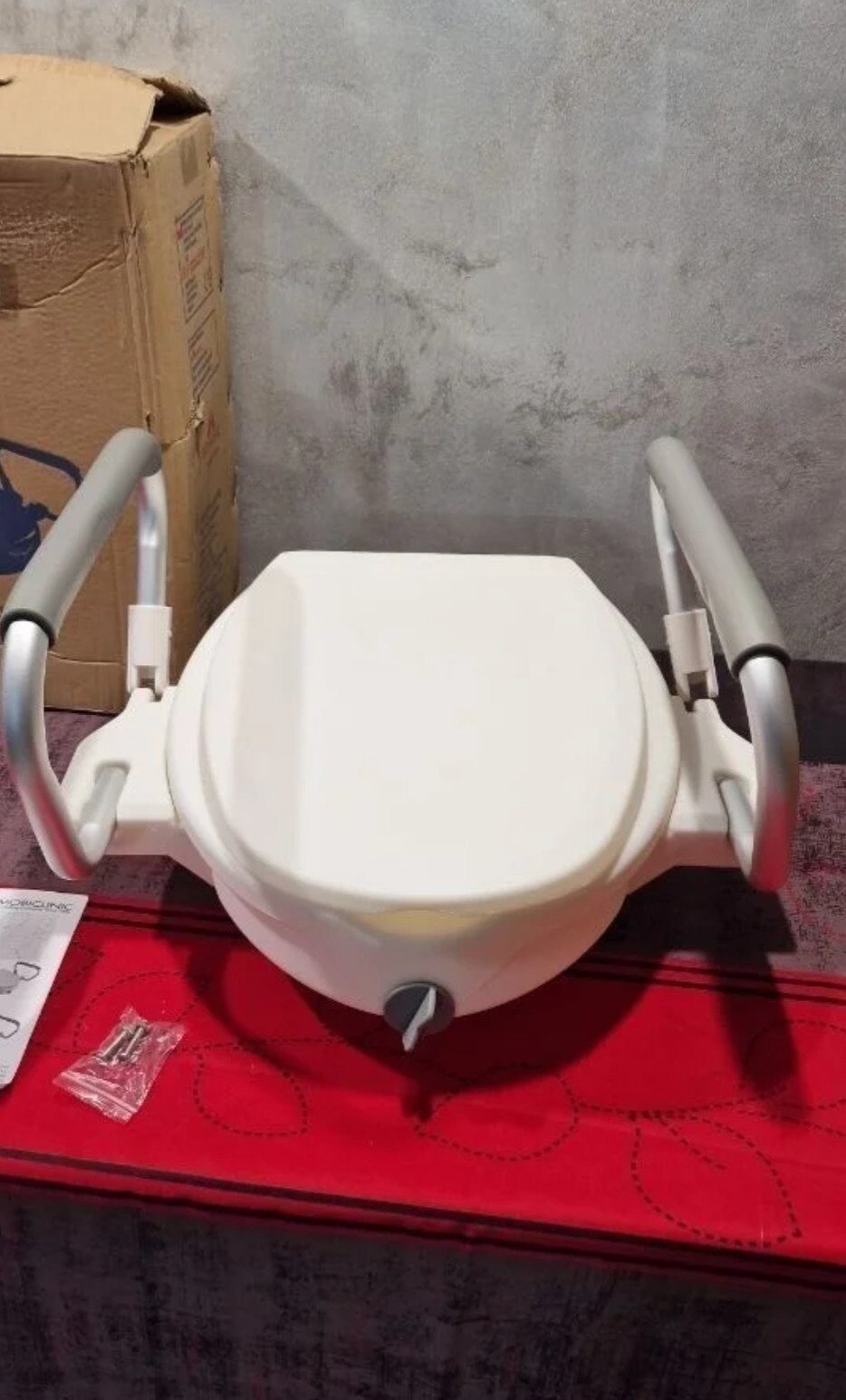 Foto 7 de Mobiclinic, Elevador WC para adultos con reposabrazos, Guadiana – Nuevo – Ref. 2