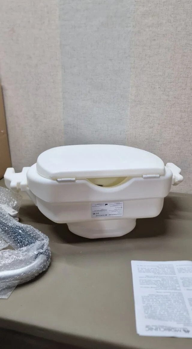 Foto 5 de Mobiclinic, Elevador WC para adultos con reposabrazos, Guadiana – Nuevo – Ref. 4