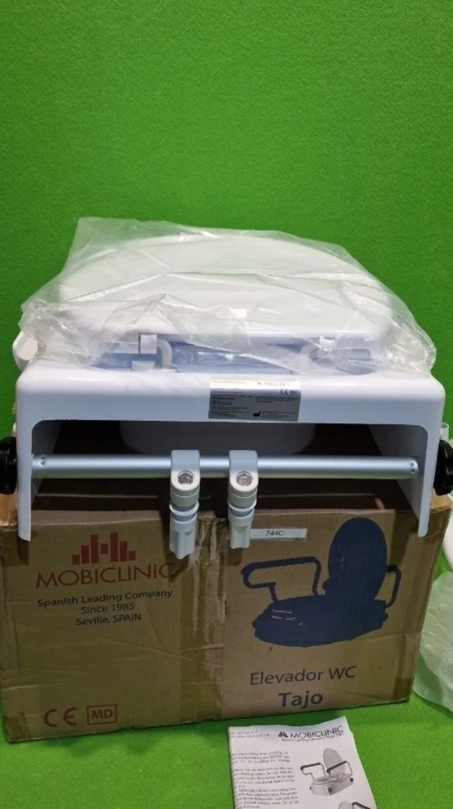 Foto 5 de Mobiclinic®, Elevador WC para adultos con reposabrazos, Tajo