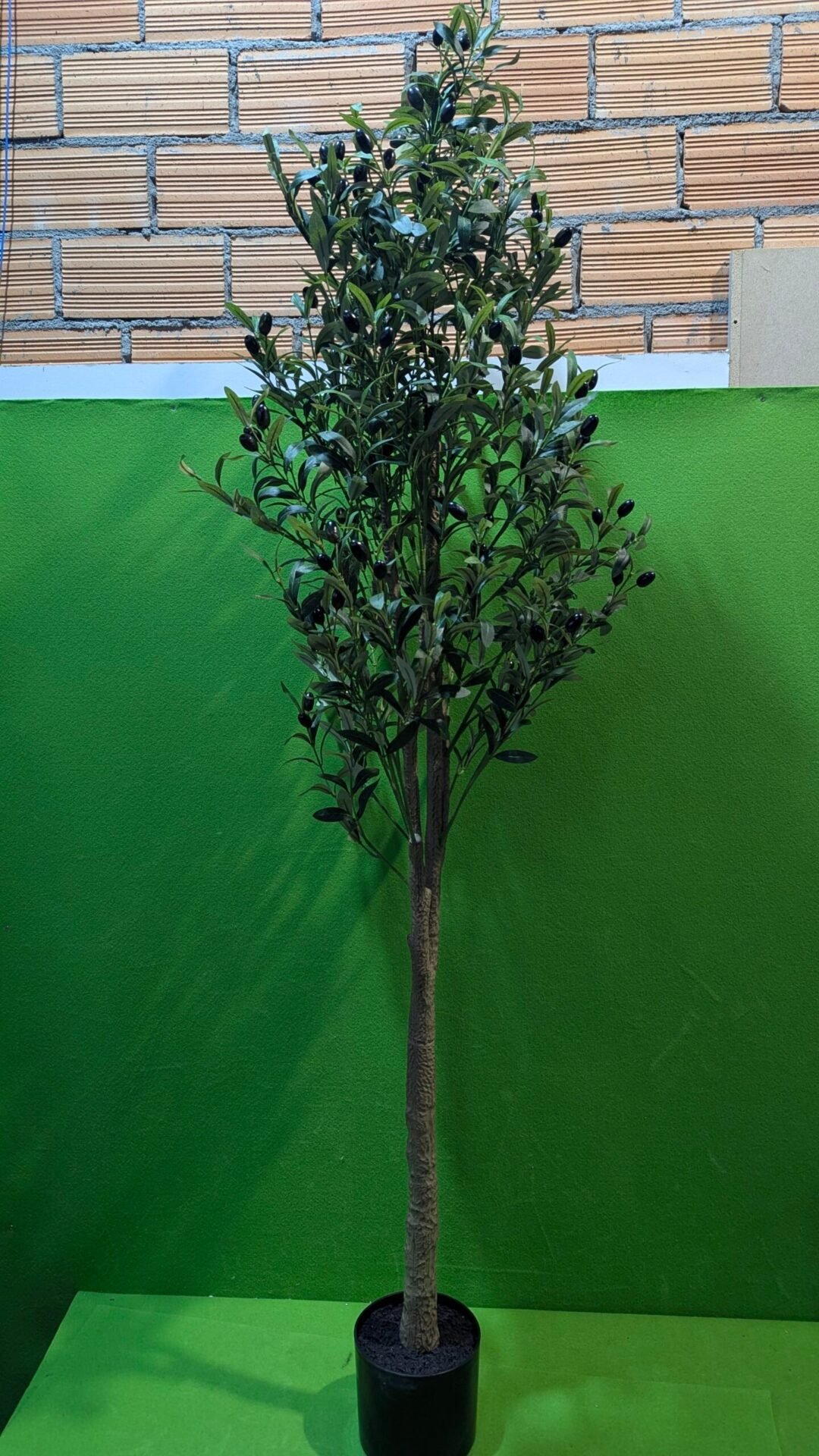 Foto 2 de Olivo Falso en Maceta de 180 cm de Alto con Frutos de Aceitunas de plástico