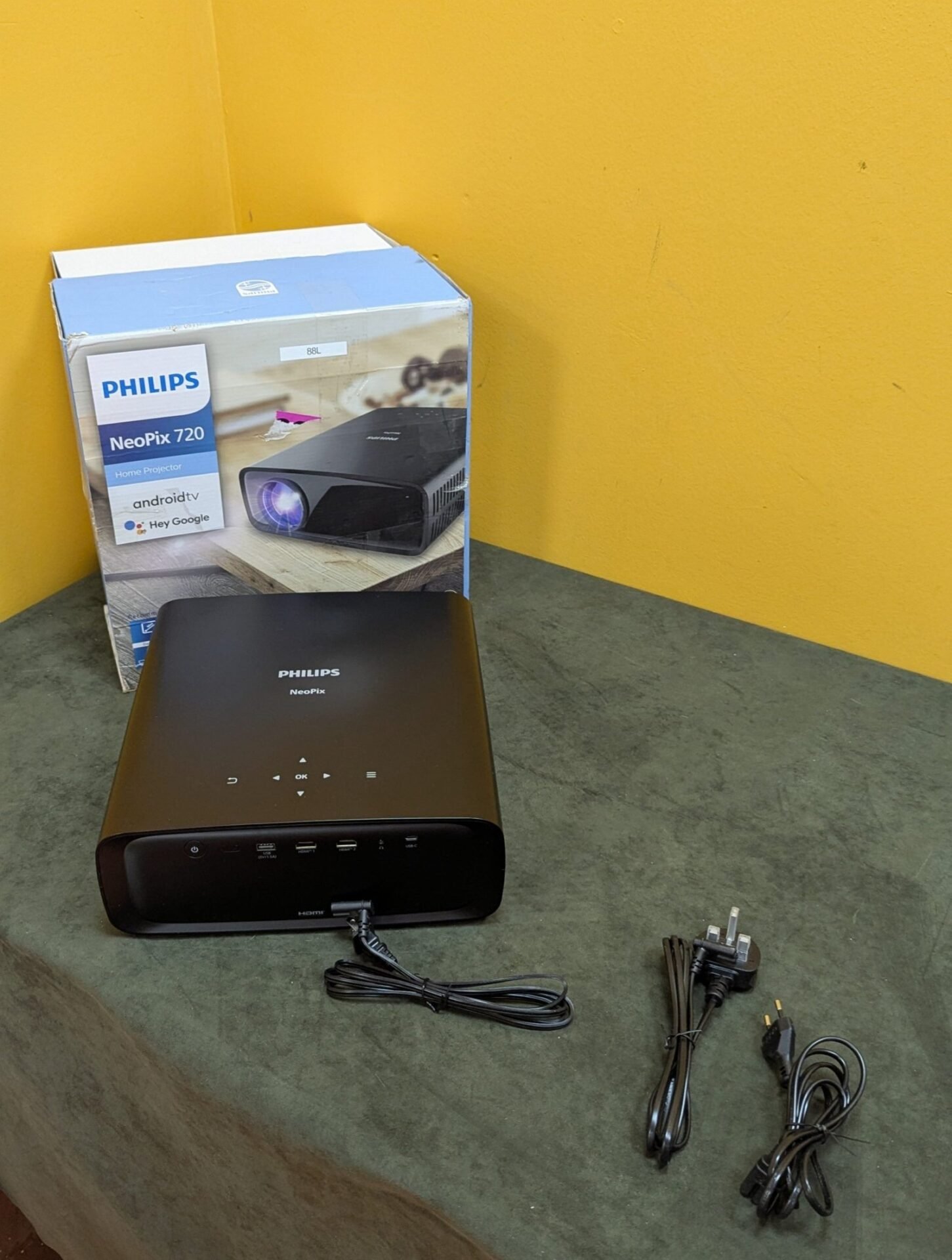 Foto 2 de Philips NeoPix 720, proyector FALTA EL MANDO