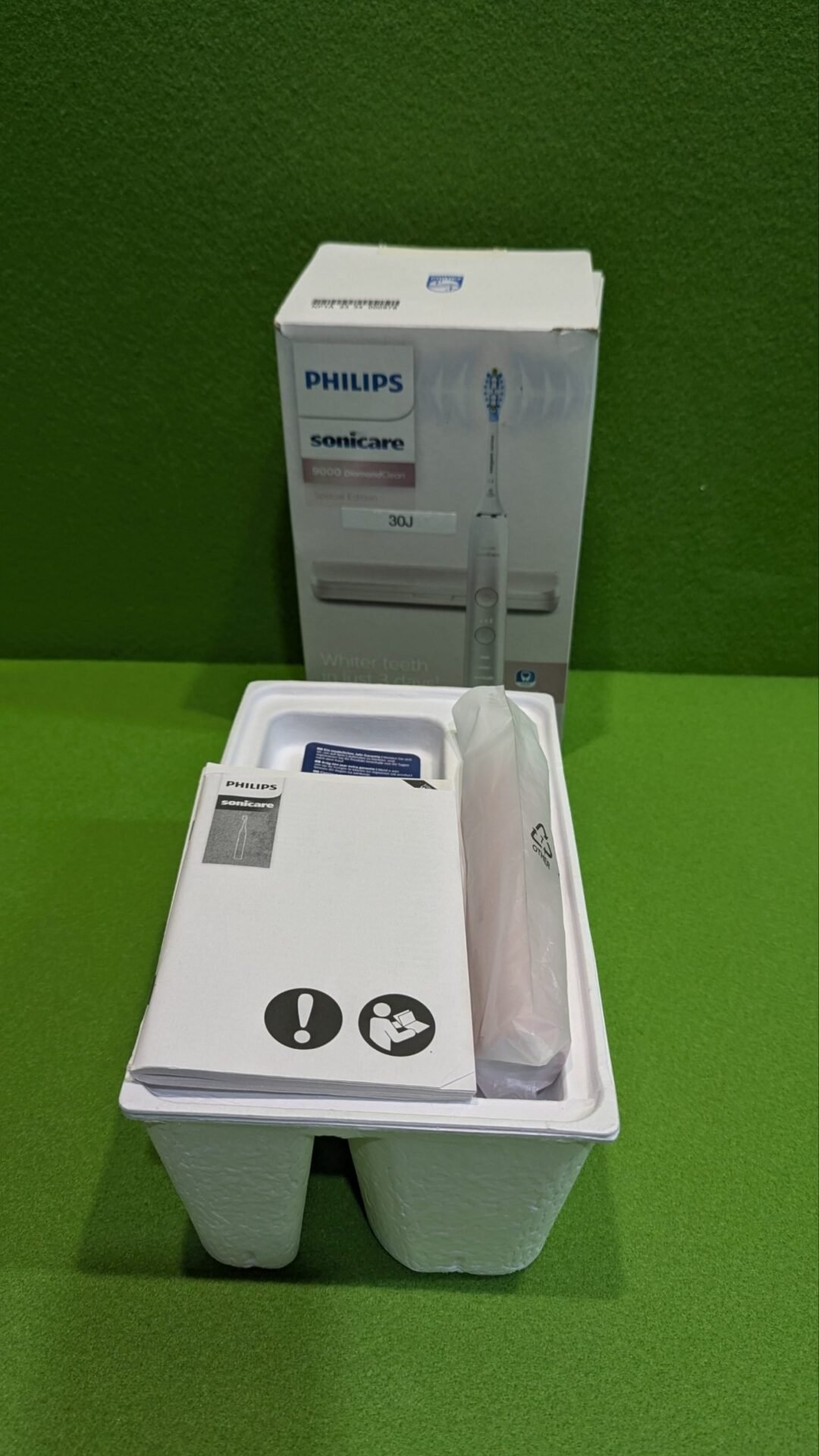 Foto 2 de Philips Sonicare DiamondClean 9000 Serie, Cepillo dental eléctrico de edición es