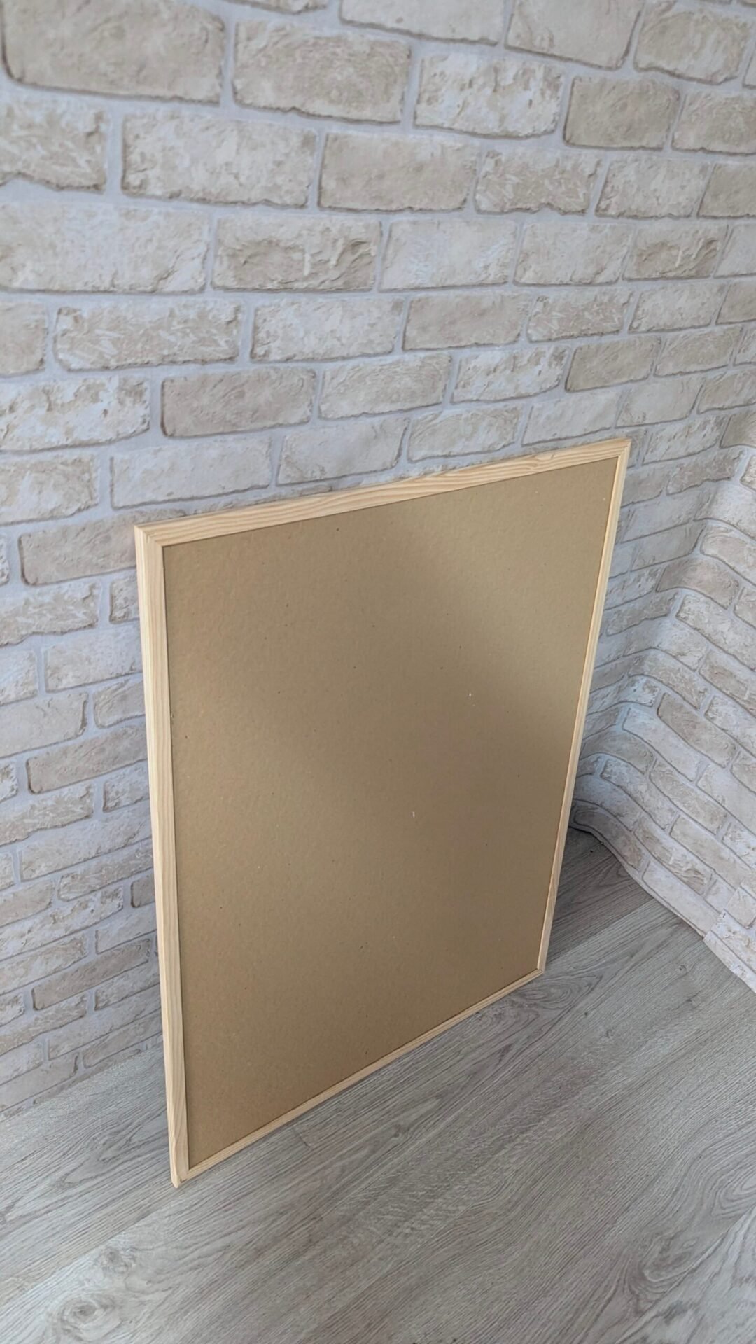 Foto 4 de Pizarra blanca magnética con marco de madera de pino, 80 x 60 cm