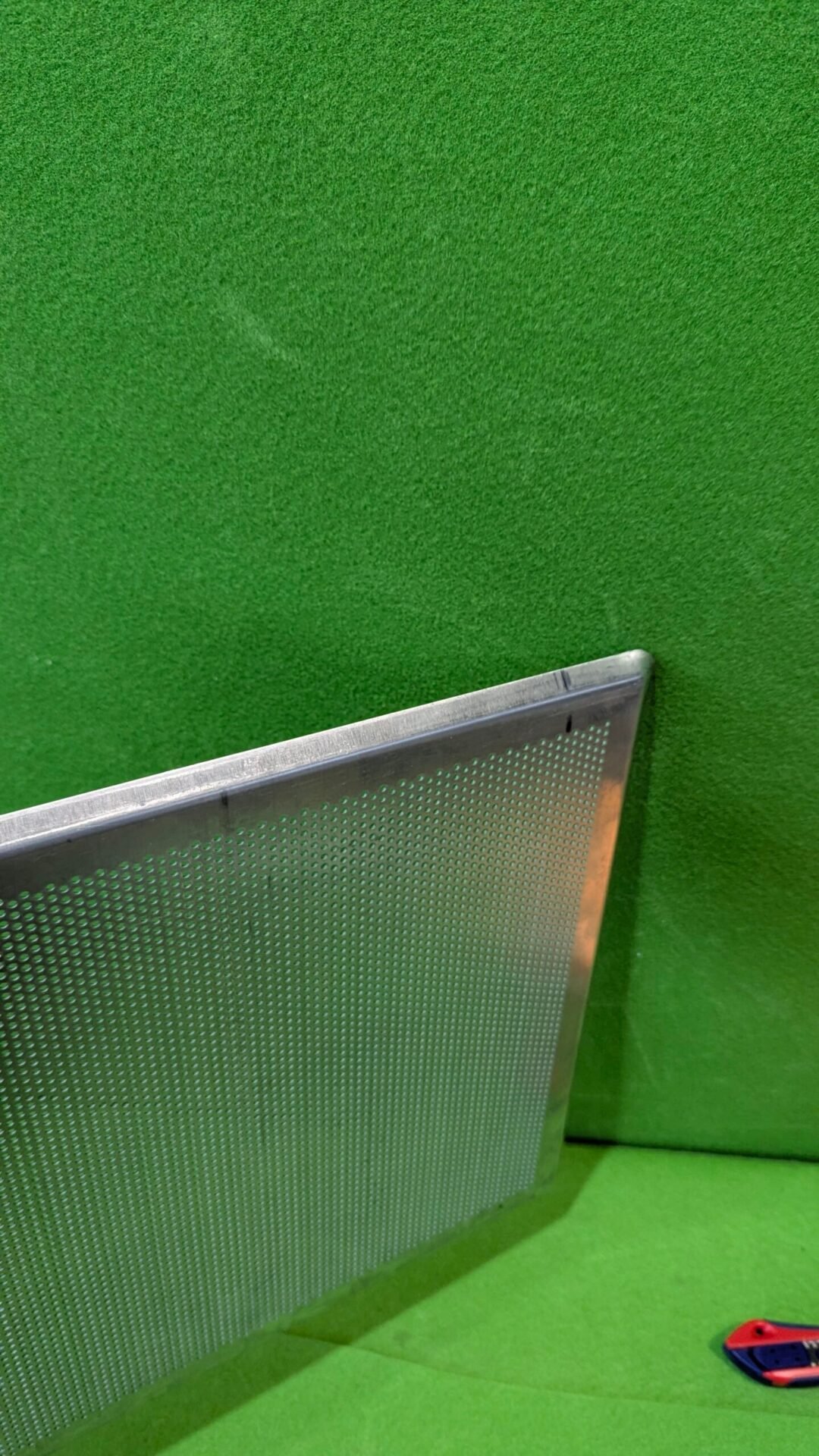 Foto 4 de PLACA ALUMINIO, 1, 5 MM 60 X 40 CM PERFORADA