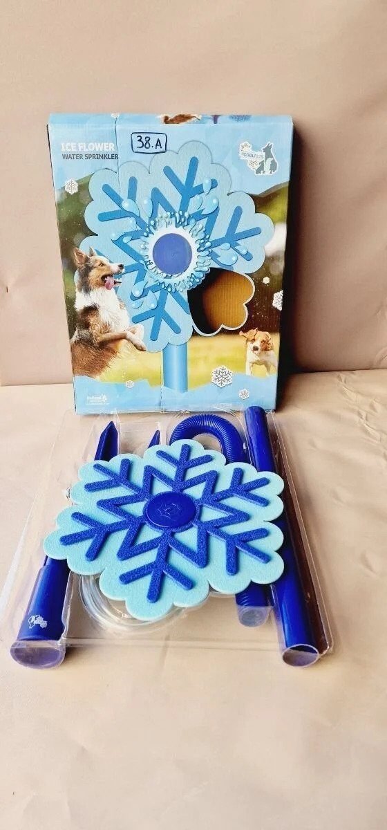 Foto 2 de Pulverizador de flores de hielo CoolPets Rocía agua
