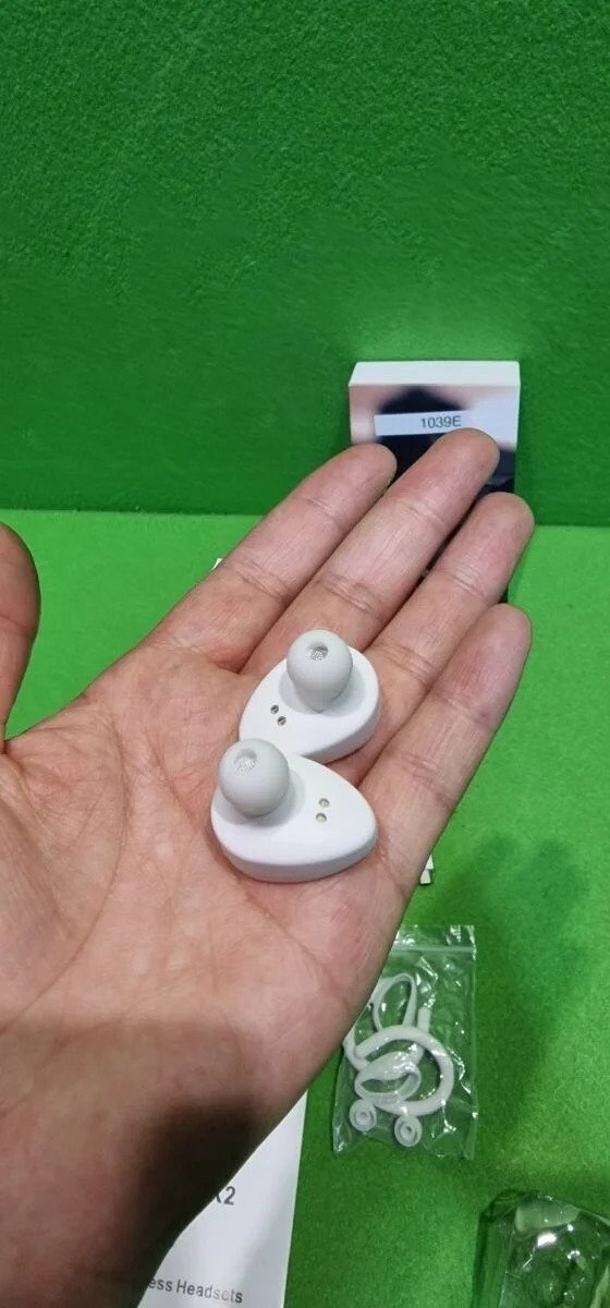 Foto 8 de qimh Mini Bluetooth 4.2 auriculares