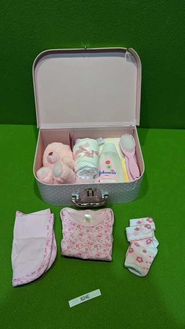 Foto 2 de Regalo de Recién Nacido Niña Cestas de Recién Nacido Rosas