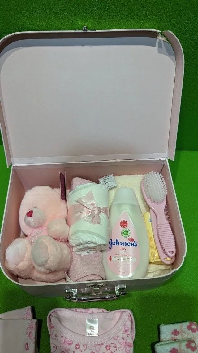 Foto 3 de Regalo de Recién Nacido Niña Cestas de Recién Nacido Rosas
