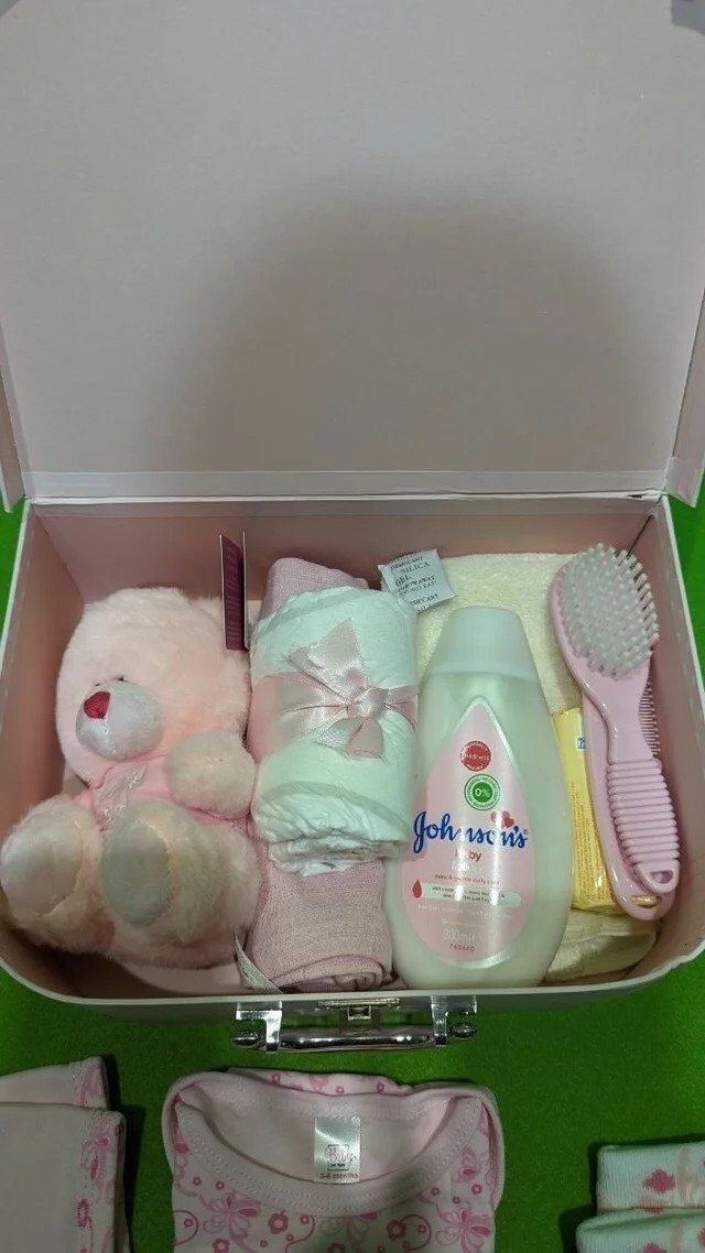 Foto 4 de Regalo de Recién Nacido Niña Cestas de Recién Nacido Rosas