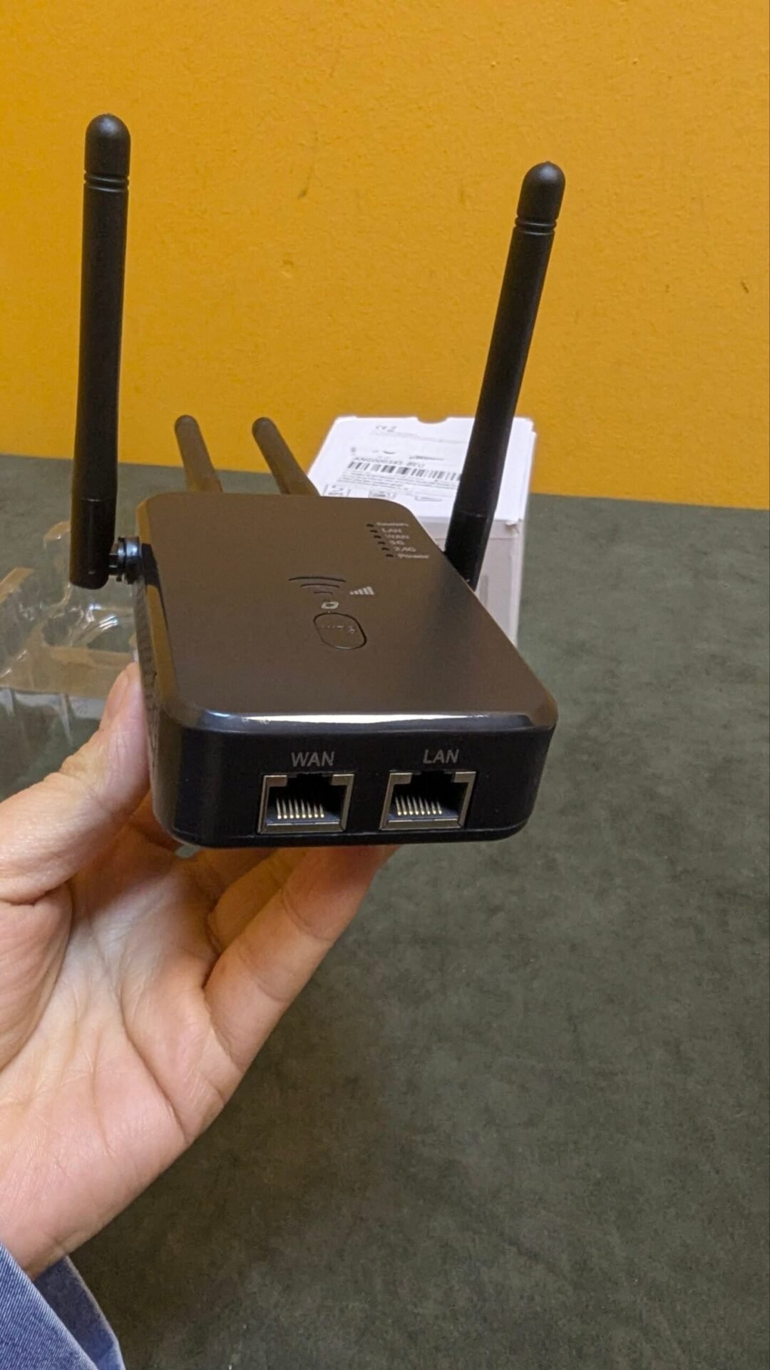 Foto 9 de Repetidor WiFi AC1200 doble banda 2.4/5 GHz con 4 antenas