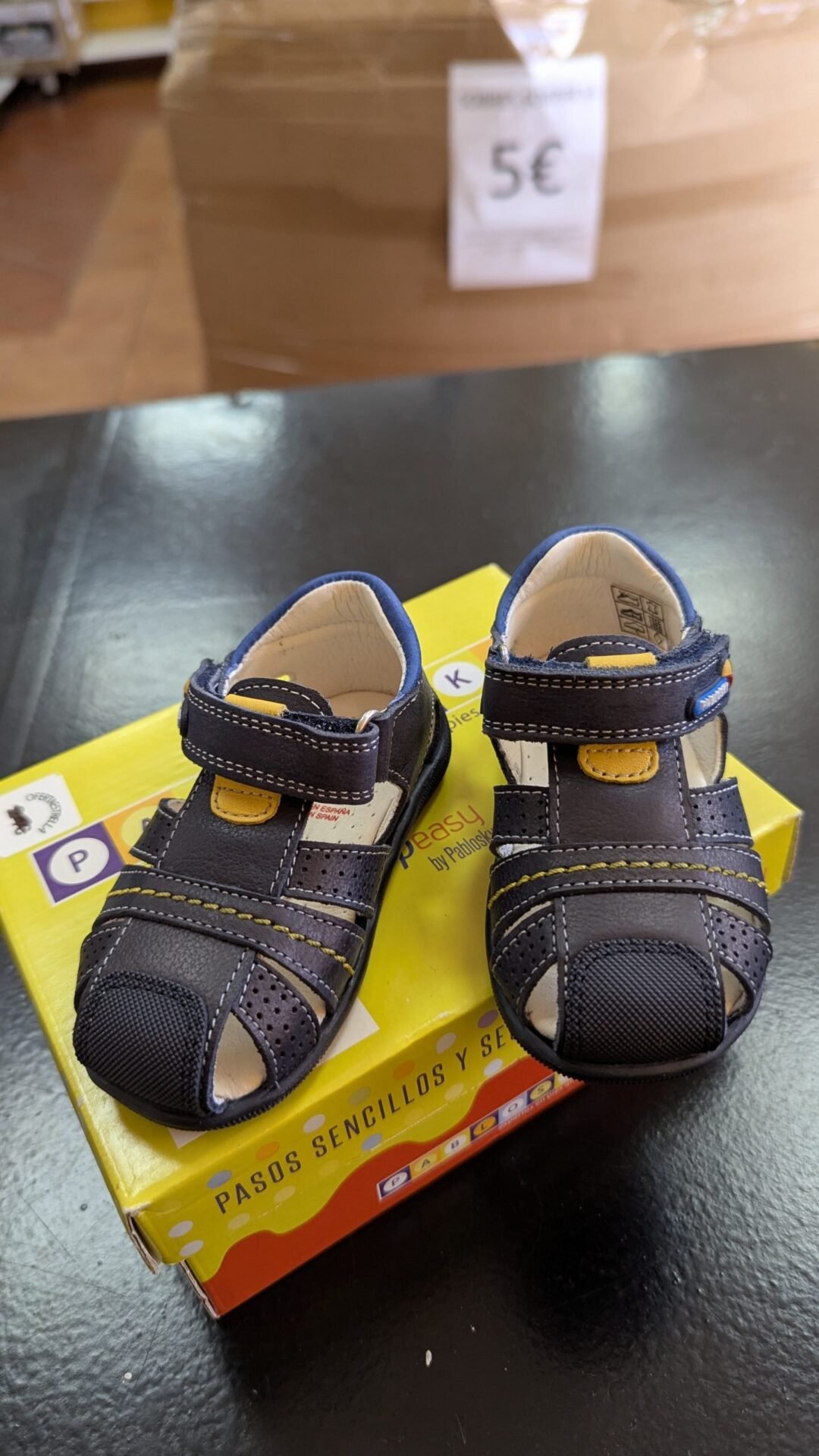 Foto 3 de Sandalias de piel para niño de Pablosky talla 19