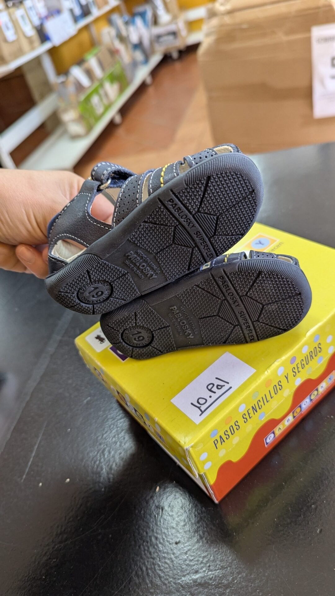 Foto 7 de Sandalias de piel para niño de Pablosky talla 19