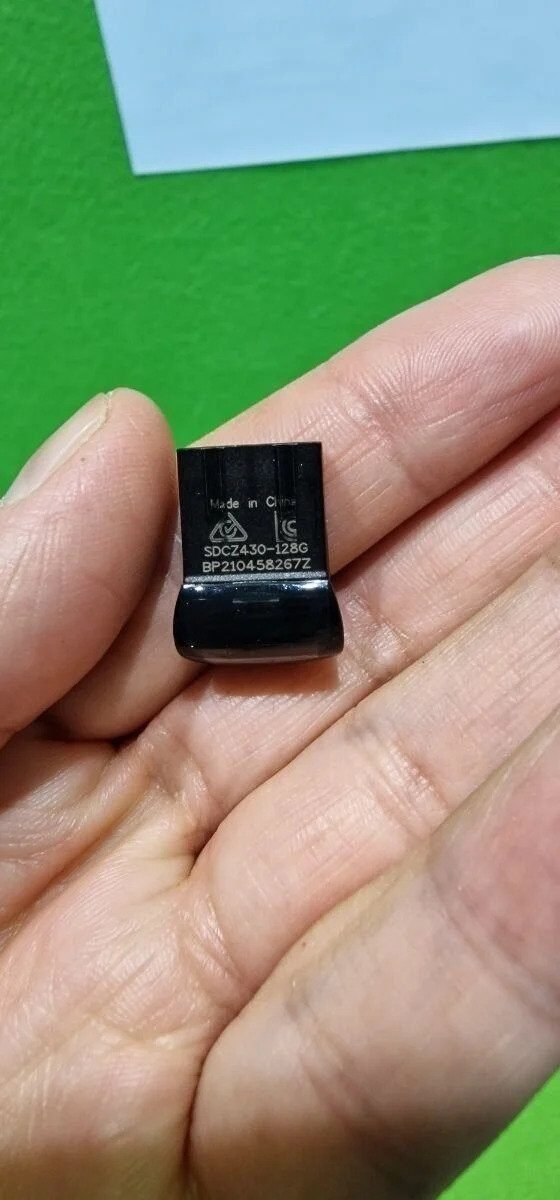 Foto 4 de SanDisk 128GB Ultra Flash Drive