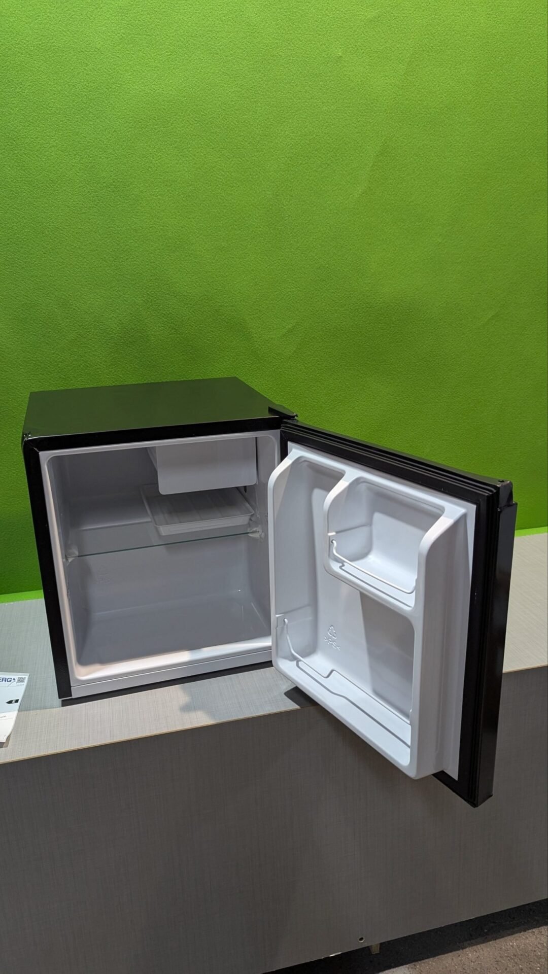 Foto 4 de SEVERIN Mini nevera con compartimento de baja temperatura, 45 litros