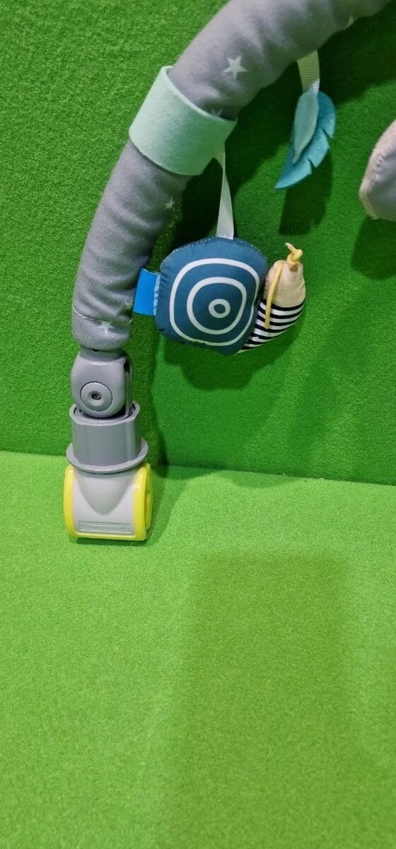Foto 4 de Taf Toys – Arco de carrito koala Un arco de cochecito