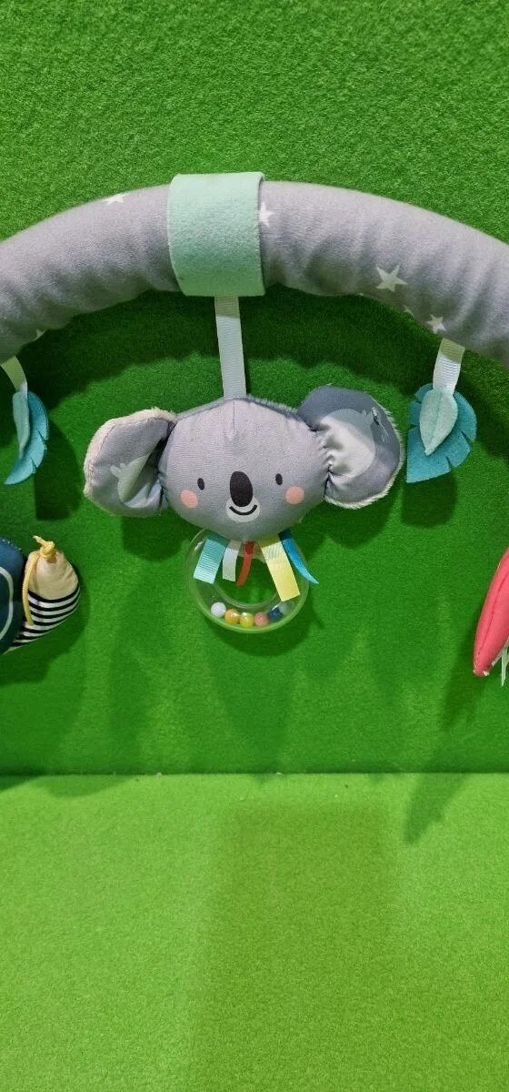 Foto 5 de Taf Toys – Arco de carrito koala Un arco de cochecito