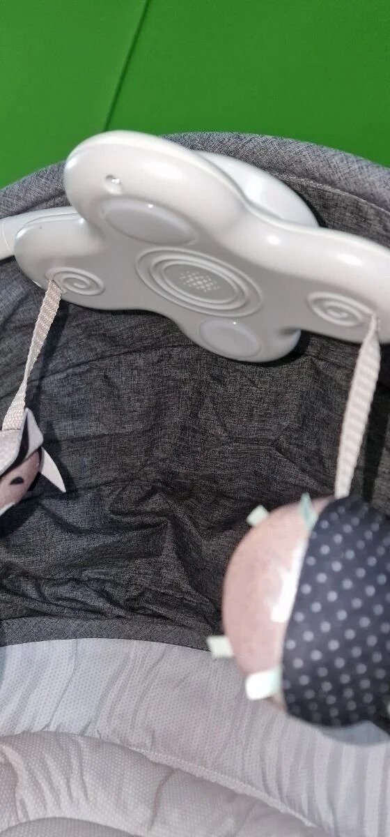 Foto 4 de Tiny Love Cozy Rocker Napper Cuna mecedora bebé