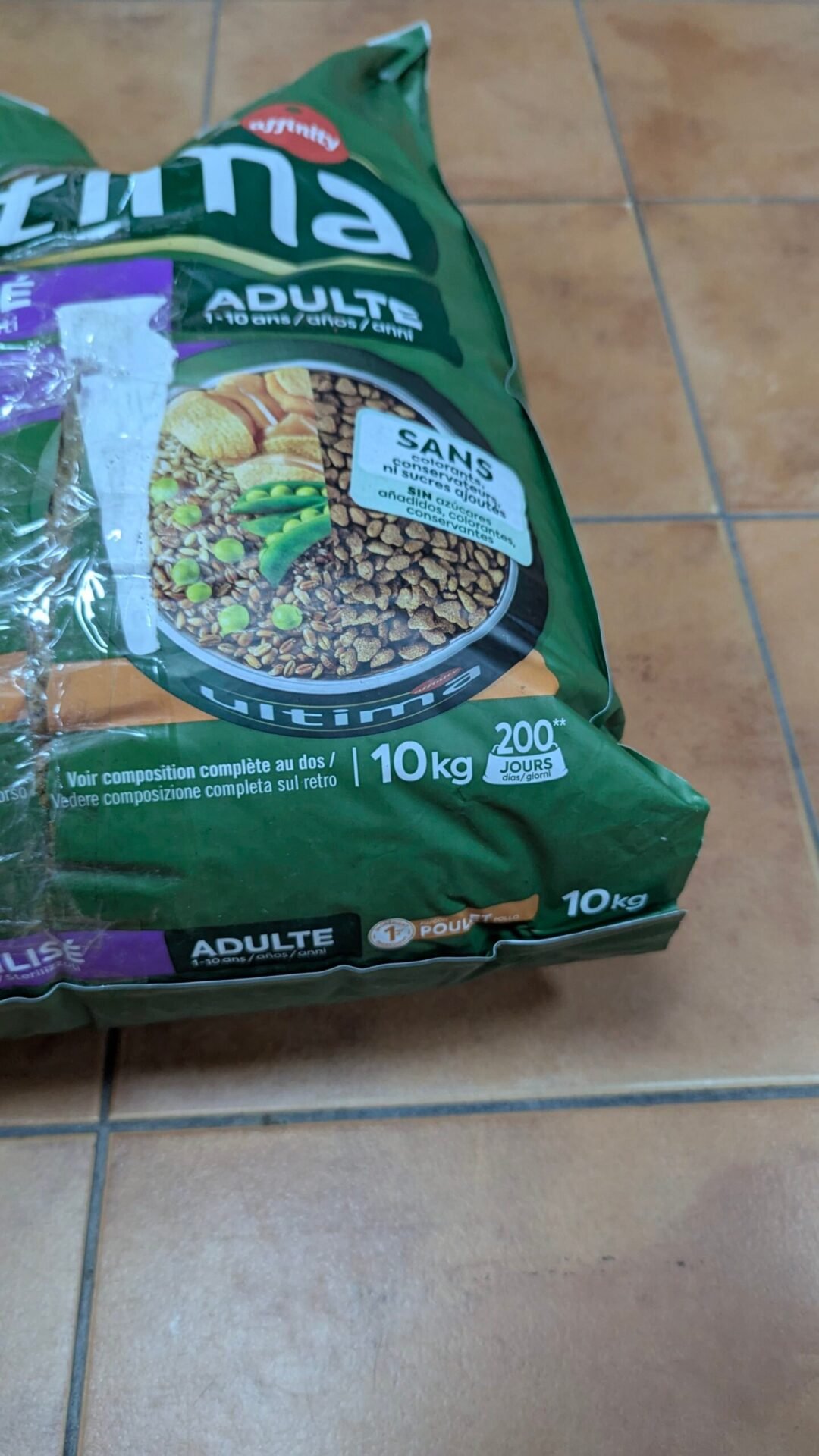 Foto 4 de Ultima Esterilizado Adult Salmon 10 kg con TARA